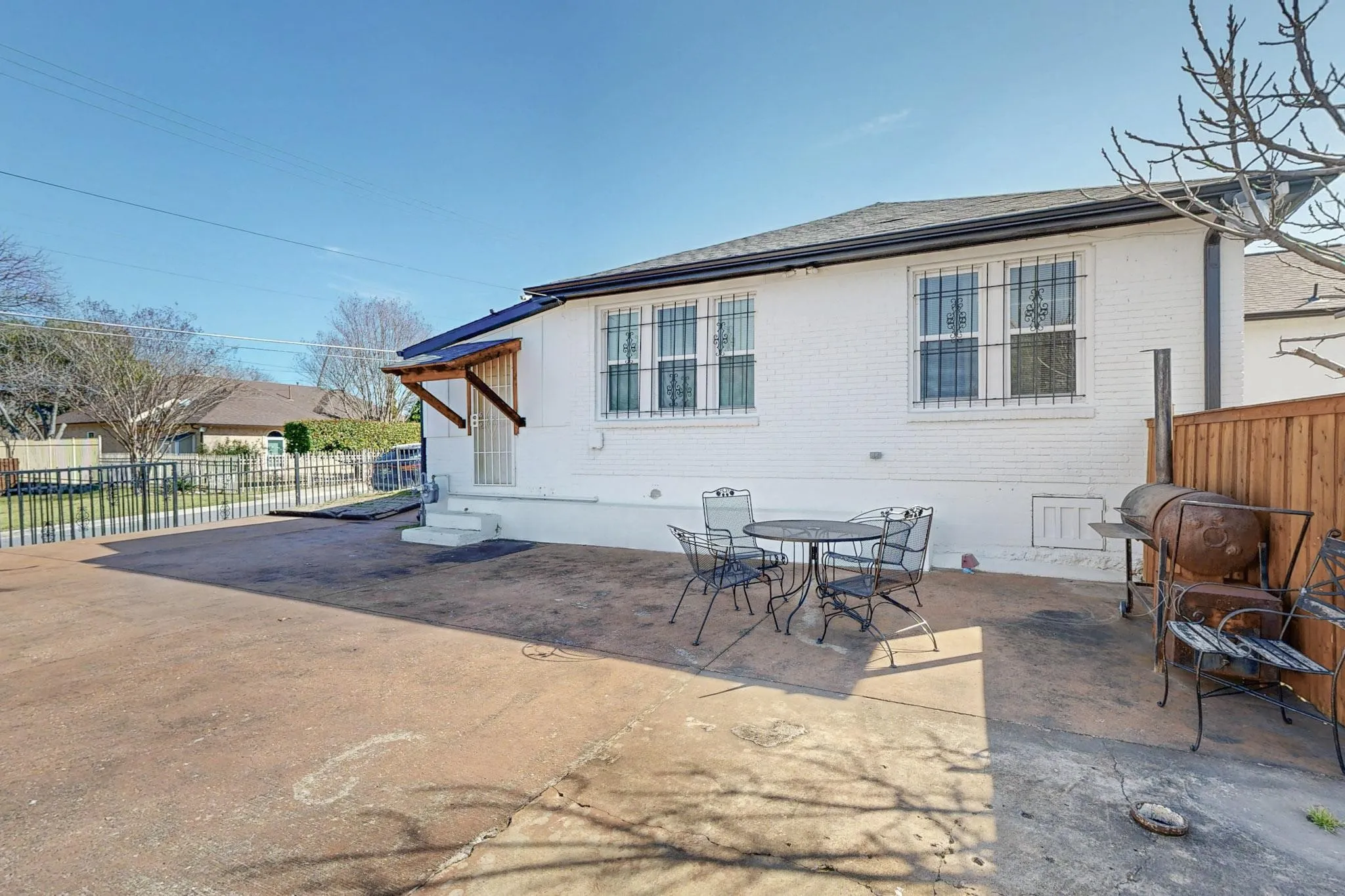 Single Family Residence For Sale in Dallas County , 3101 Ouida Avenue, Dallas, Texas 75211, 3 Bedrooms, 2 Bathrooms, 2 Garage spaces, 1,864 Sqft, built in 1925, Price $475,000, mls#21275808, Real Estate Agent in Dallas, Homes For Sale in Dallas county, Homes For Sale in Dallas, Realtor in Dallas Texas, Real Estate Brokerage Independent Realty Texas, Luminita Cordes Realtor