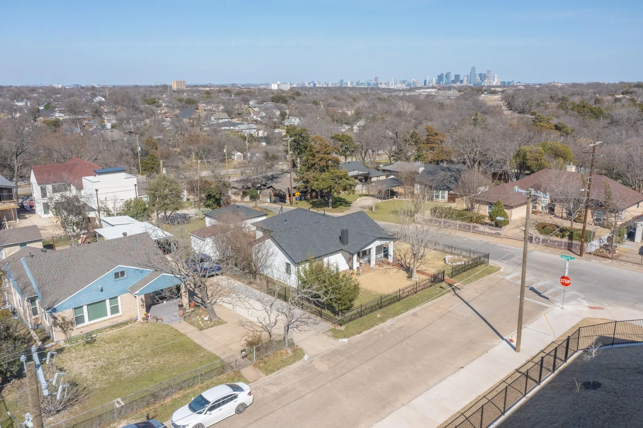 Single Family Residence For Sale in Dallas County , 3101 Ouida Avenue, Dallas, Texas 75211, 3 Bedrooms, 2 Bathrooms, 2 Garage spaces, 1,864 Sqft, built in 1925, Price $475,000, mls#21275808, Real Estate Agent in Dallas, Homes For Sale in Dallas county, Homes For Sale in Dallas, Realtor in Dallas Texas, Real Estate Brokerage Independent Realty Texas, Luminita Cordes Realtor