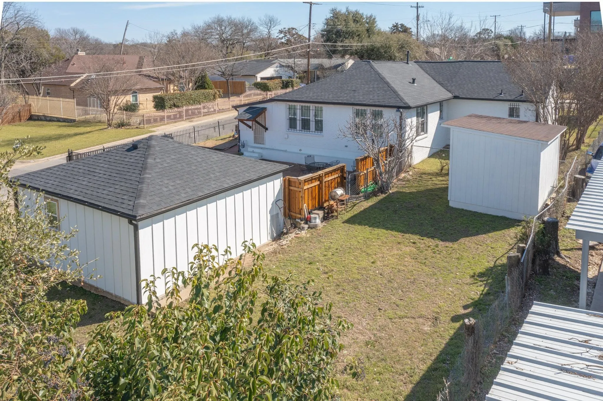 Single Family Residence For Sale in Dallas County , 3101 Ouida Avenue, Dallas, Texas 75211, 3 Bedrooms, 2 Bathrooms, 2 Garage spaces, 1,864 Sqft, built in 1925, Price $475,000, mls#21275808, Real Estate Agent in Dallas, Homes For Sale in Dallas county, Homes For Sale in Dallas, Realtor in Dallas Texas, Real Estate Brokerage Independent Realty Texas, Luminita Cordes Realtor