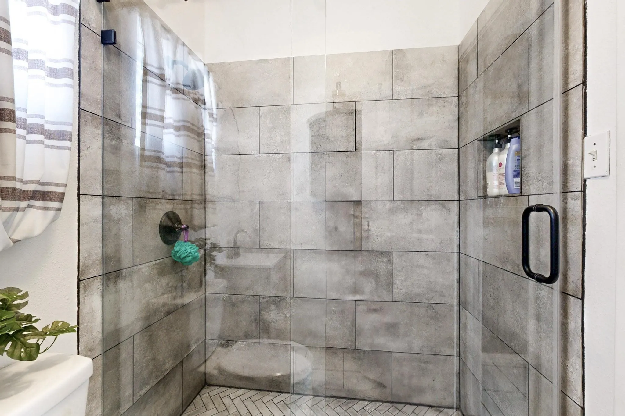Single Family Residence For Sale in Dallas County , 3101 Ouida Avenue, Dallas, Texas 75211, 3 Bedrooms, 2 Bathrooms, 2 Garage spaces, 1,864 Sqft, built in 1925, Price $475,000, mls#21275808, Real Estate Agent in Dallas, Homes For Sale in Dallas county, Homes For Sale in Dallas, Realtor in Dallas Texas, Real Estate Brokerage Independent Realty Texas, Luminita Cordes Realtor