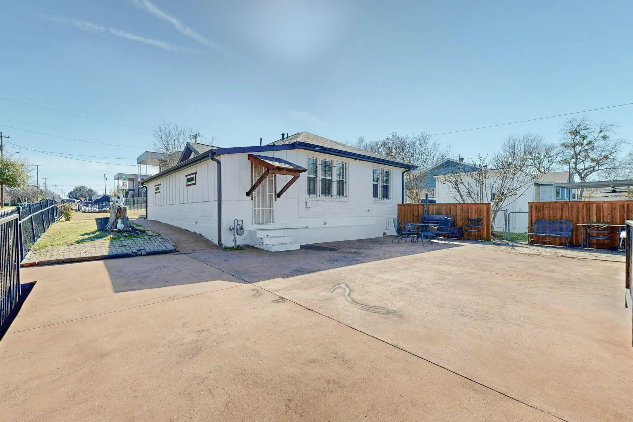 Single Family Residence For Sale in Dallas County , 3101 Ouida Avenue, Dallas, Texas 75211, 3 Bedrooms, 2 Bathrooms, 2 Garage spaces, 1,864 Sqft, built in 1925, Price $475,000, mls#21275808, Real Estate Agent in Dallas, Homes For Sale in Dallas county, Homes For Sale in Dallas, Realtor in Dallas Texas, Real Estate Brokerage Independent Realty Texas, Luminita Cordes Realtor