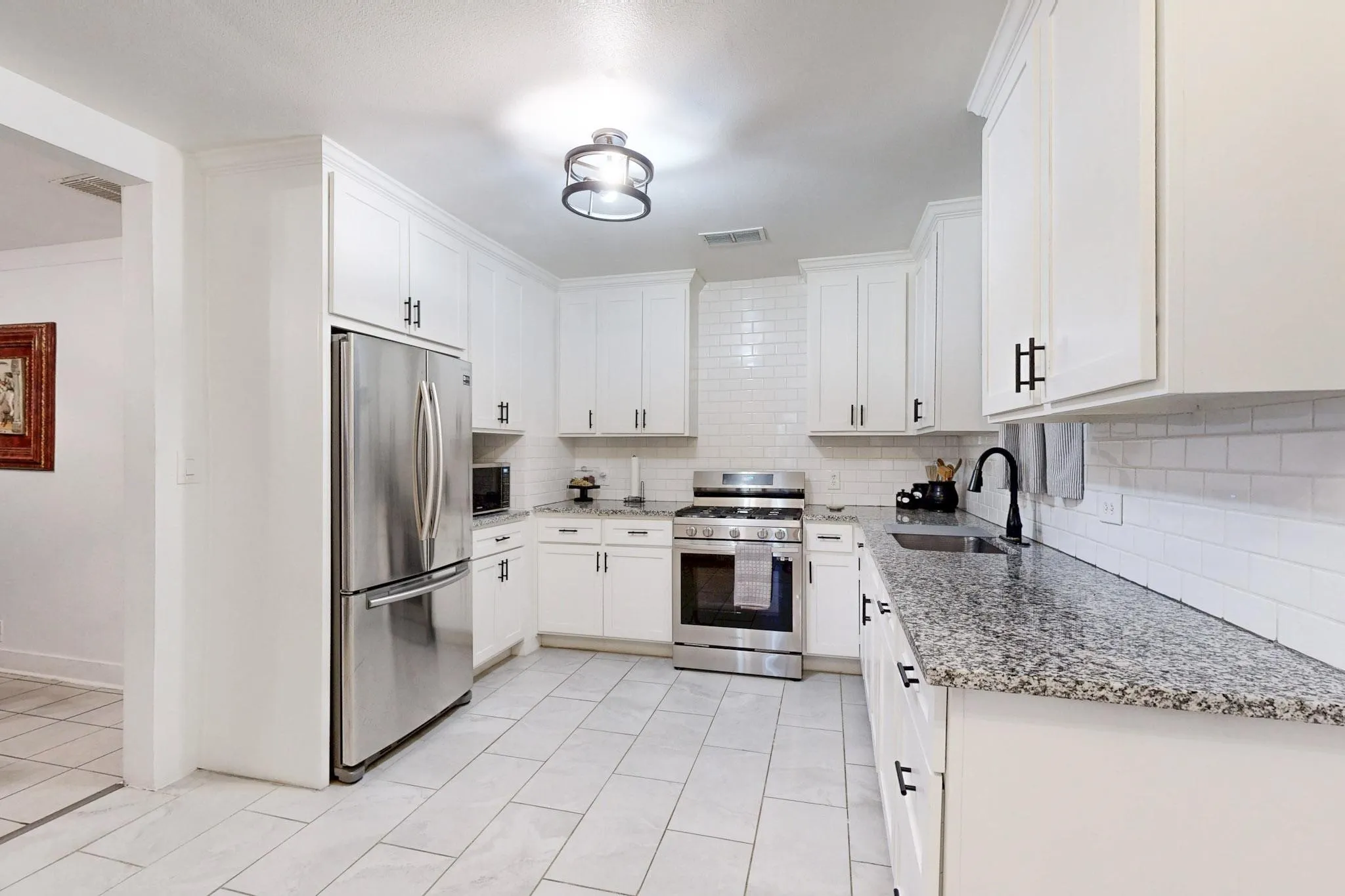 Single Family Residence For Sale in Dallas County , 3101 Ouida Avenue, Dallas, Texas 75211, 3 Bedrooms, 2 Bathrooms, 2 Garage spaces, 1,864 Sqft, built in 1925, Price $475,000, mls#21275808, Real Estate Agent in Dallas, Homes For Sale in Dallas county, Homes For Sale in Dallas, Realtor in Dallas Texas, Real Estate Brokerage Independent Realty Texas, Luminita Cordes Realtor
