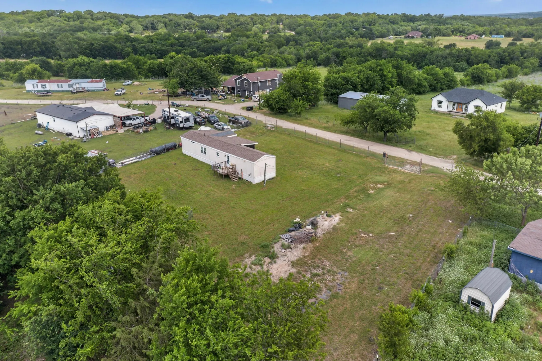 Manufactured Home For Sale in Hunt County , 979 Private Road 3784, Quinlan, Texas 75474, 2 Bedroom, 2 Bathroom, Garage spaces, 924 Sqft, built in 1984, mls#21275815, Real Estate Agent in Quinlan, Homes For Sale in Hunt county, Homes For Sale in Quinlan, Realtor in Quinlan Texas, Real Estate Brokerage Independent Realty Texas, Luminita Cordes Realtor