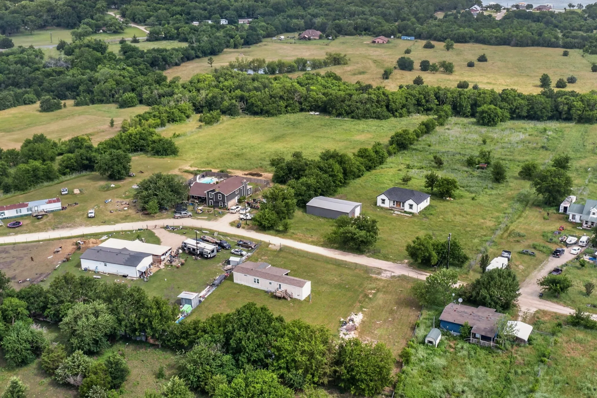 Manufactured Home For Sale in Hunt County , 979 Private Road 3784, Quinlan, Texas 75474, 2 Bedroom, 2 Bathroom, Garage spaces, 924 Sqft, built in 1984, mls#21275815, Real Estate Agent in Quinlan, Homes For Sale in Hunt county, Homes For Sale in Quinlan, Realtor in Quinlan Texas, Real Estate Brokerage Independent Realty Texas, Luminita Cordes Realtor