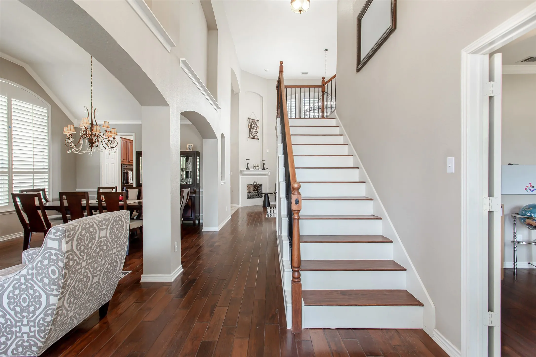 Single Family Residence For Sale in Collin County , 5916 Mossbrook Trail, Dallas, Texas 75252, 5 Bedroom, 4 Bathroom, 2 Garage spaces, 3,029 Sqft, built in 1995, mls#21262737, Real Estate Agent in Dallas, Homes For Sale in Collin county, Homes For Sale in Dallas, Realtor in Dallas Texas, Real Estate Brokerage Independent Realty Texas, Luminita Cordes Realtor