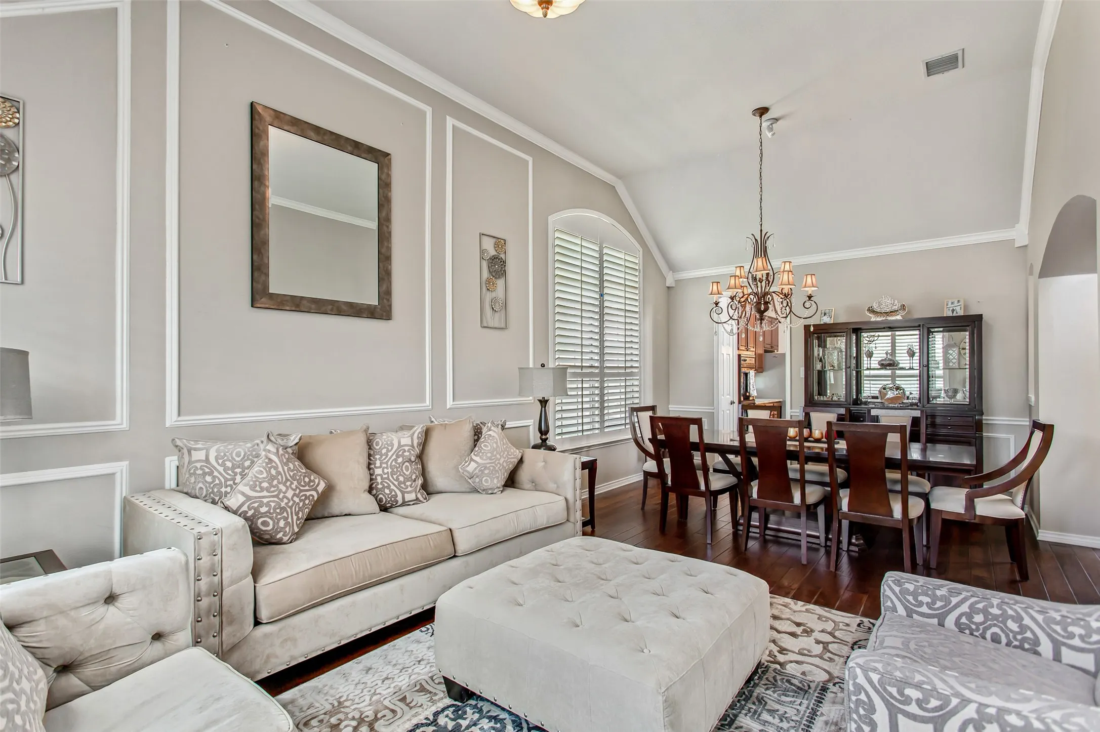 Single Family Residence For Sale in Collin County , 5916 Mossbrook Trail, Dallas, Texas 75252, 5 Bedroom, 4 Bathroom, 2 Garage spaces, 3,029 Sqft, built in 1995, mls#21262737, Real Estate Agent in Dallas, Homes For Sale in Collin county, Homes For Sale in Dallas, Realtor in Dallas Texas, Real Estate Brokerage Independent Realty Texas, Luminita Cordes Realtor