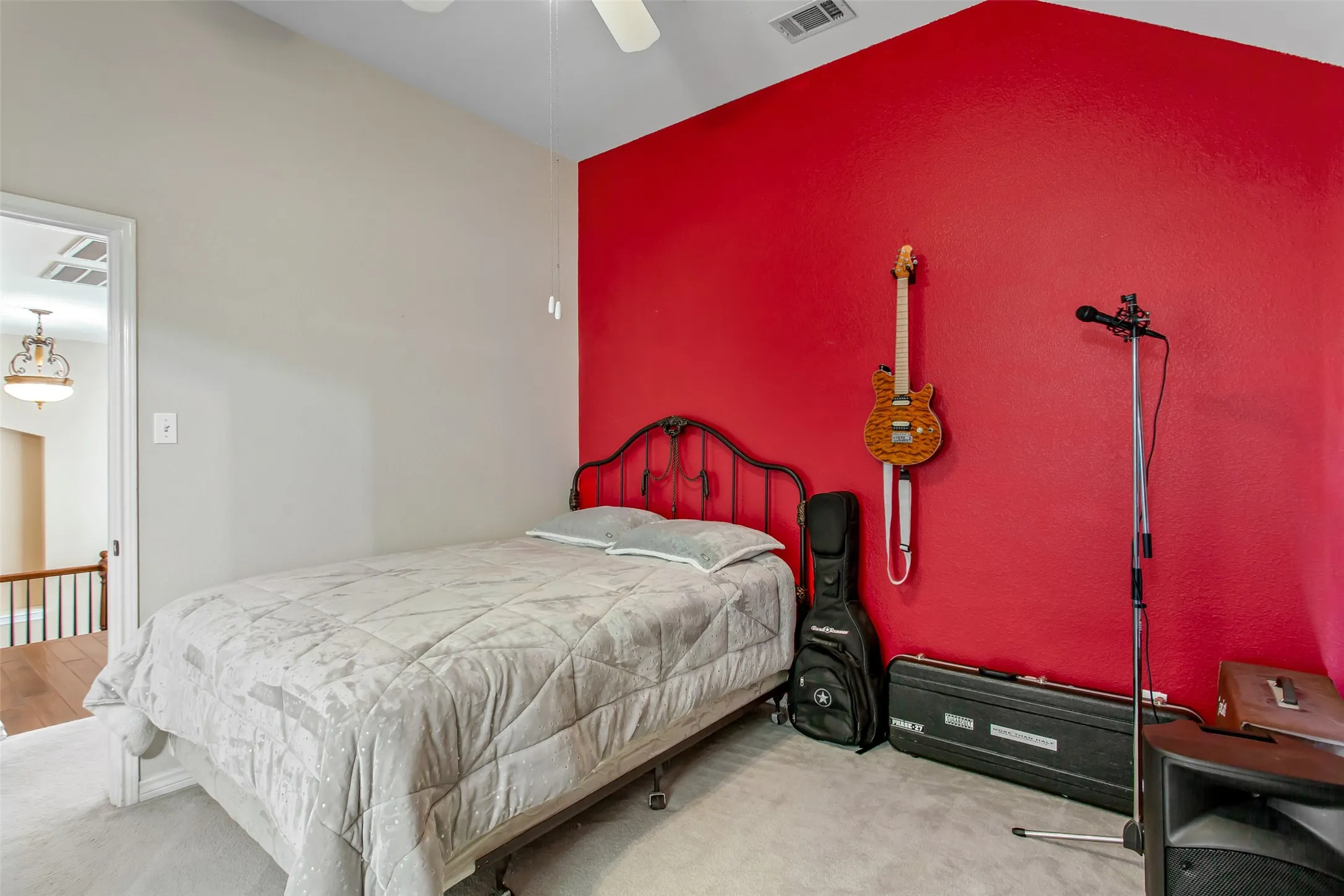 Single Family Residence For Sale in Collin County , 5916 Mossbrook Trail, Dallas, Texas 75252, 5 Bedroom, 4 Bathroom, 2 Garage spaces, 3,029 Sqft, built in 1995, mls#21262737, Real Estate Agent in Dallas, Homes For Sale in Collin county, Homes For Sale in Dallas, Realtor in Dallas Texas, Real Estate Brokerage Independent Realty Texas, Luminita Cordes Realtor