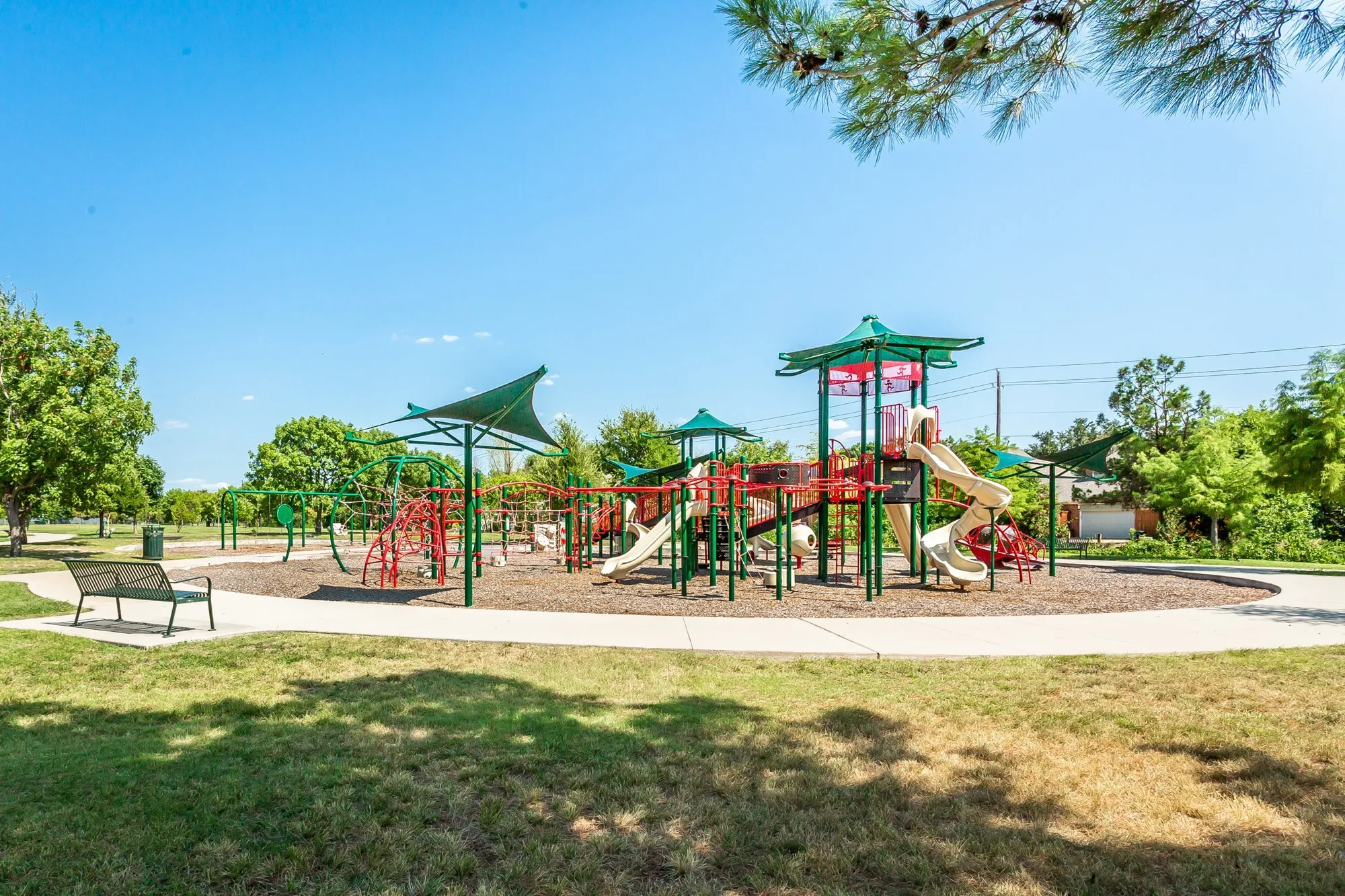 Single Family Residence For Sale in Collin County , 5916 Mossbrook Trail, Dallas, Texas 75252, 5 Bedroom, 4 Bathroom, 2 Garage spaces, 3,029 Sqft, built in 1995, mls#21262737, Real Estate Agent in Dallas, Homes For Sale in Collin county, Homes For Sale in Dallas, Realtor in Dallas Texas, Real Estate Brokerage Independent Realty Texas, Luminita Cordes Realtor