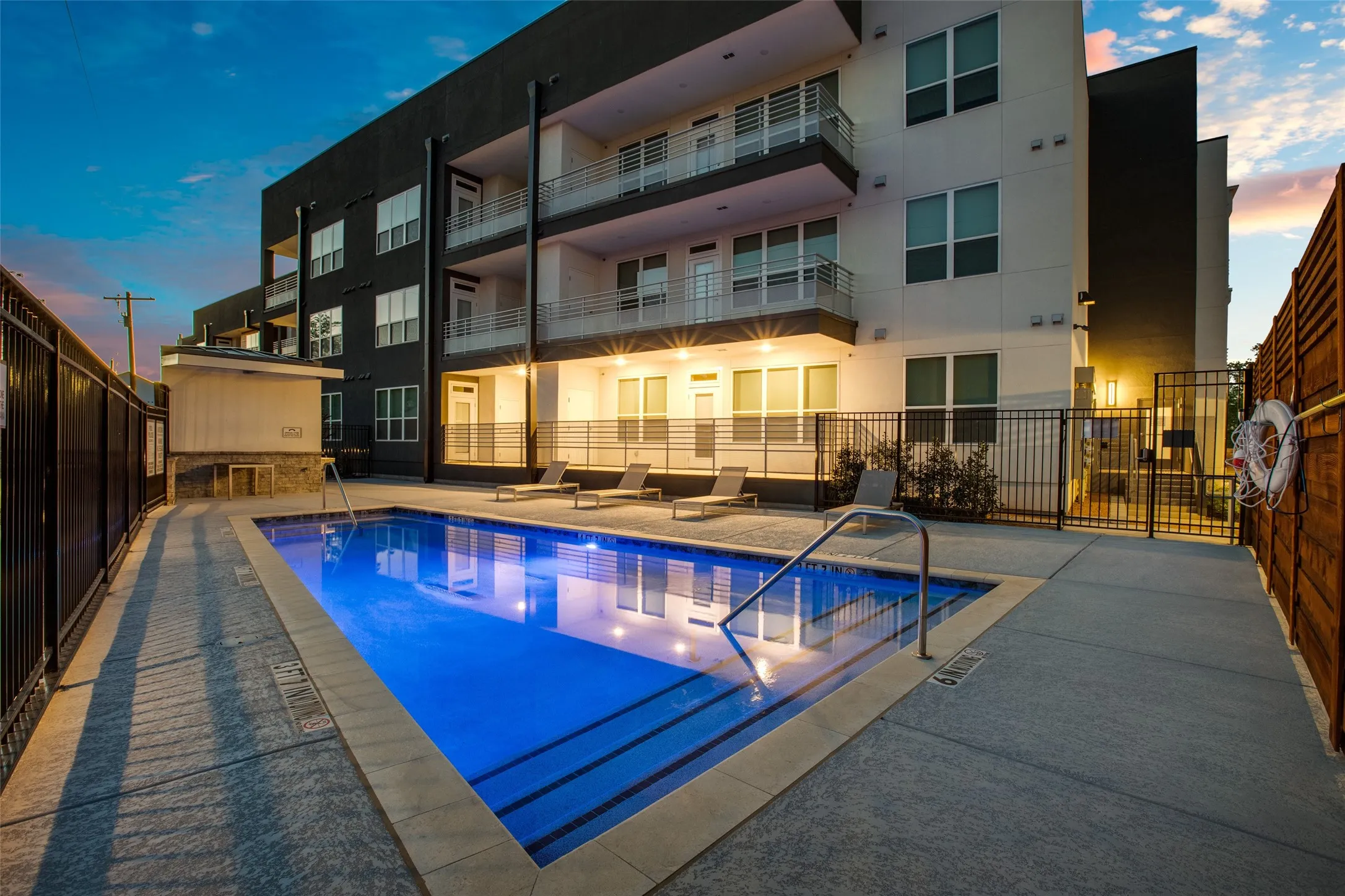 Apartment For Rent in Tarrant County , 2721 Wingate Street 302, Fort Worth, Texas 76107, 2 Bedrooms, 2 Bathrooms, Garage spaces, 1,169 Sqft, built in 2019, Price $2,520, mls#21275859, Real Estate Agent in Fort Worth, Homes For Rent in Tarrant county, Homes For Rent in Fort Worth, Realtor in Fort Worth Texas, Real Estate Brokerage Independent Realty Texas, Luminita Cordes Realtor