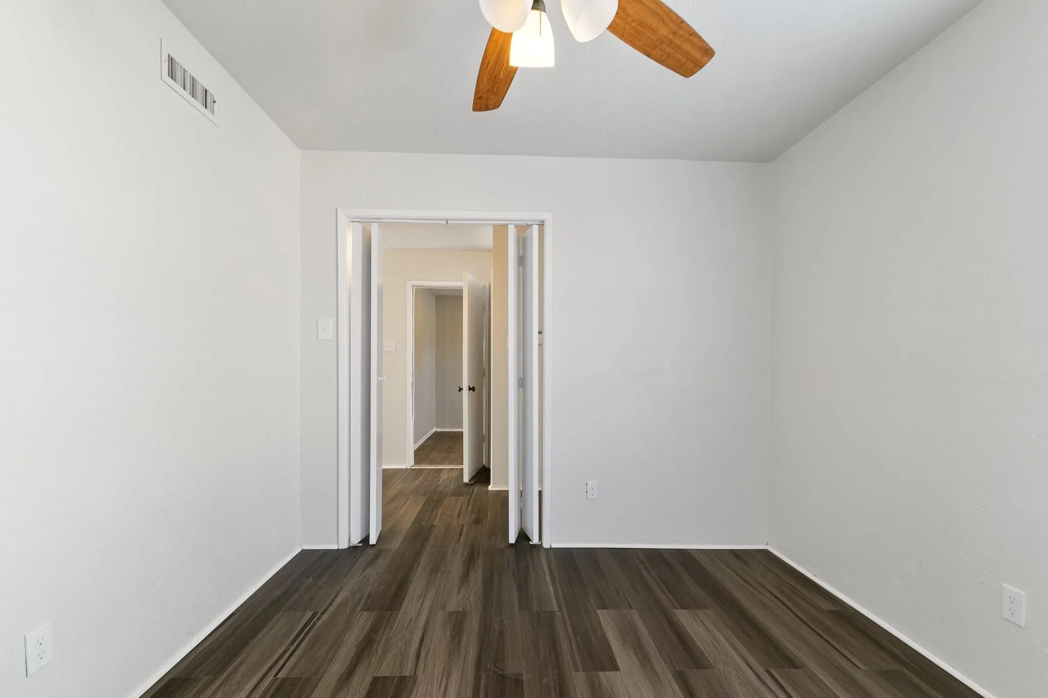 Single Family Residence For Rent in Collin County , 746 Leading Lane, Allen, Texas 75002, 4 Bedrooms, 2 Bathrooms, Garage spaces, 1,247 Sqft, built in 1978, Price $1,900, mls#21275843, Real Estate Agent in Allen, Homes For Rent in Collin county, Homes For Rent in Allen, Realtor in Allen Texas, Real Estate Brokerage Independent Realty Texas, Luminita Cordes Realtor