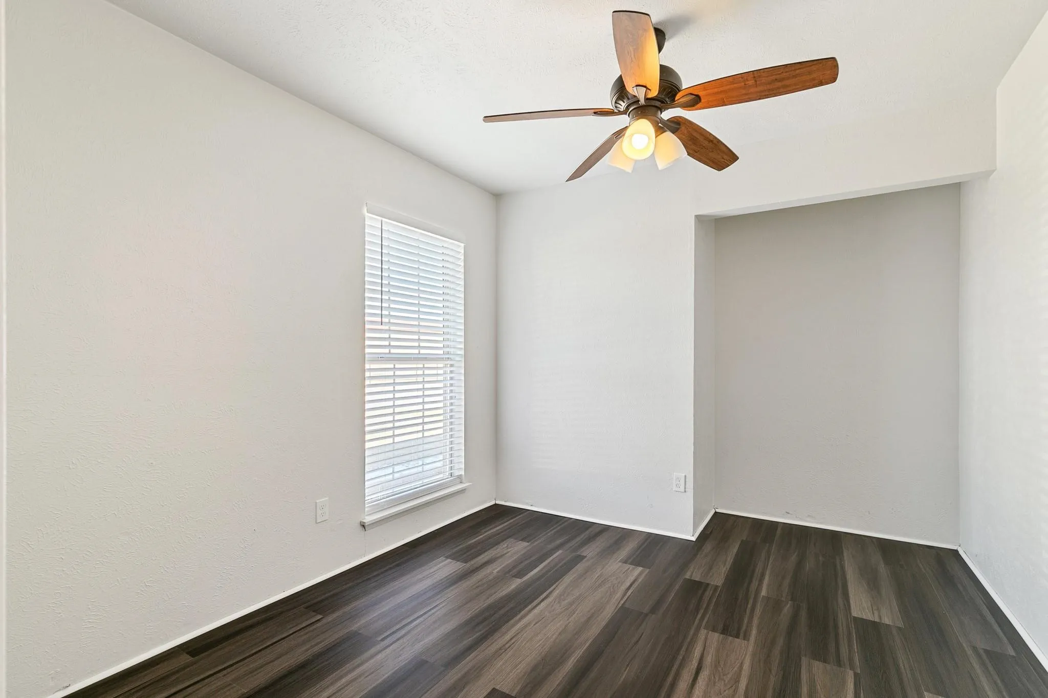 Single Family Residence For Rent in Collin County , 746 Leading Lane, Allen, Texas 75002, 4 Bedrooms, 2 Bathrooms, Garage spaces, 1,247 Sqft, built in 1978, Price $1,900, mls#21275843, Real Estate Agent in Allen, Homes For Rent in Collin county, Homes For Rent in Allen, Realtor in Allen Texas, Real Estate Brokerage Independent Realty Texas, Luminita Cordes Realtor