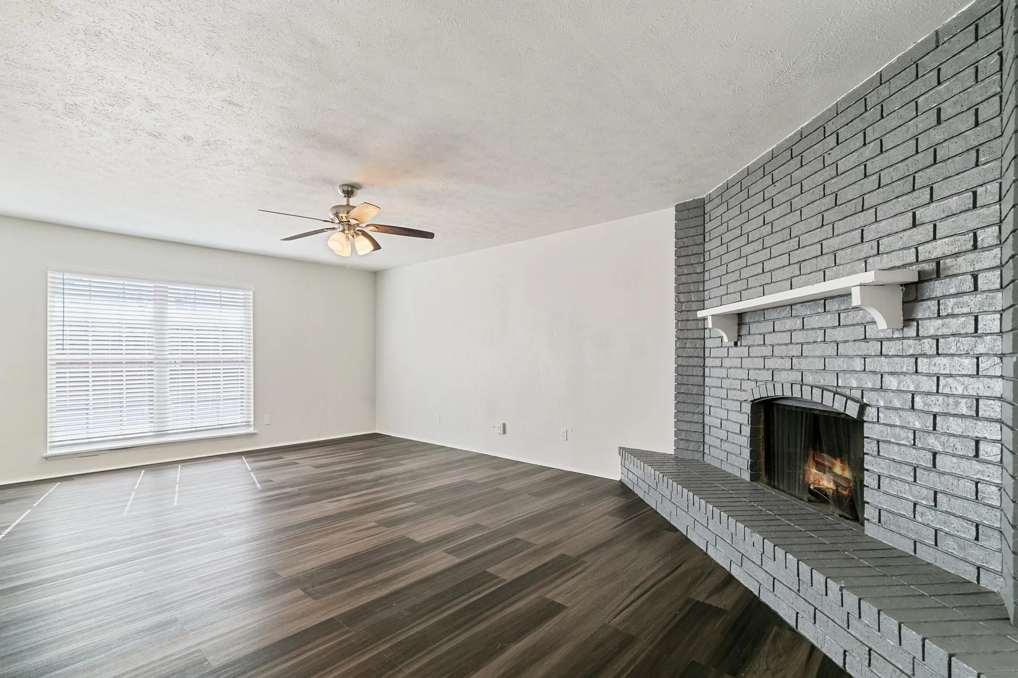 Single Family Residence For Rent in Collin County , 746 Leading Lane, Allen, Texas 75002, 4 Bedrooms, 2 Bathrooms, Garage spaces, 1,247 Sqft, built in 1978, Price $1,900, mls#21275843, Real Estate Agent in Allen, Homes For Rent in Collin county, Homes For Rent in Allen, Realtor in Allen Texas, Real Estate Brokerage Independent Realty Texas, Luminita Cordes Realtor
