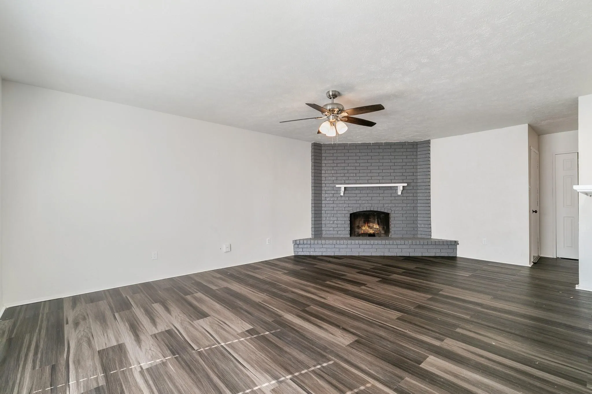 Single Family Residence For Rent in Collin County , 746 Leading Lane, Allen, Texas 75002, 4 Bedrooms, 2 Bathrooms, Garage spaces, 1,247 Sqft, built in 1978, Price $1,900, mls#21275843, Real Estate Agent in Allen, Homes For Rent in Collin county, Homes For Rent in Allen, Realtor in Allen Texas, Real Estate Brokerage Independent Realty Texas, Luminita Cordes Realtor