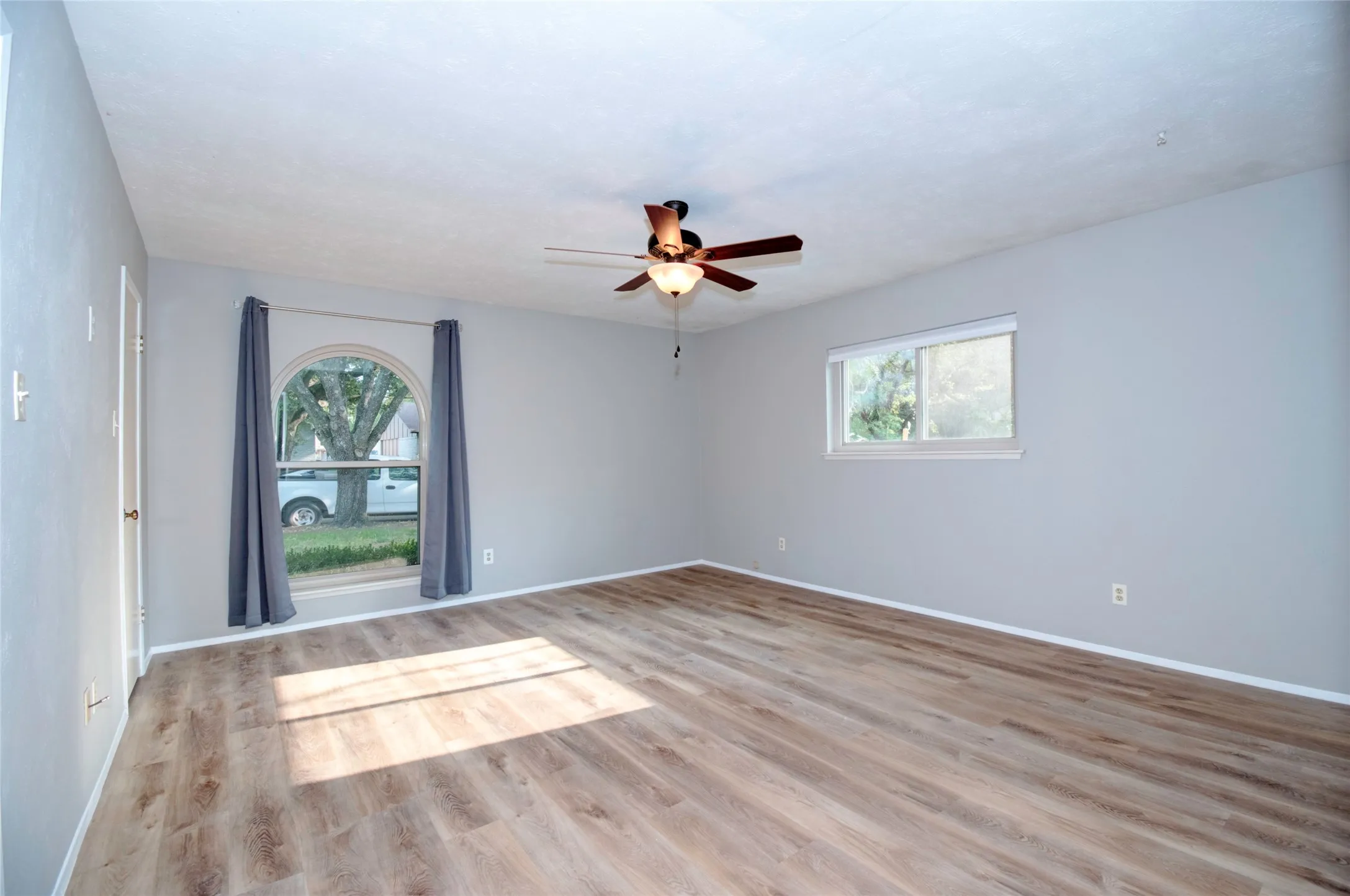 Single Family Residence For Rent in Dallas County , 3201 Christie Circle, Garland, Texas 75044, 3 Bedroom, 2 Bathroom, 2 Garage spaces, 1,989 Sqft, built in 1976, mls#21275881, Real Estate Agent in Garland, Homes For Rent in Dallas county, Homes For Rent in Garland, Realtor in Garland Texas, Real Estate Brokerage Independent Realty Texas, Luminita Cordes Realtor
