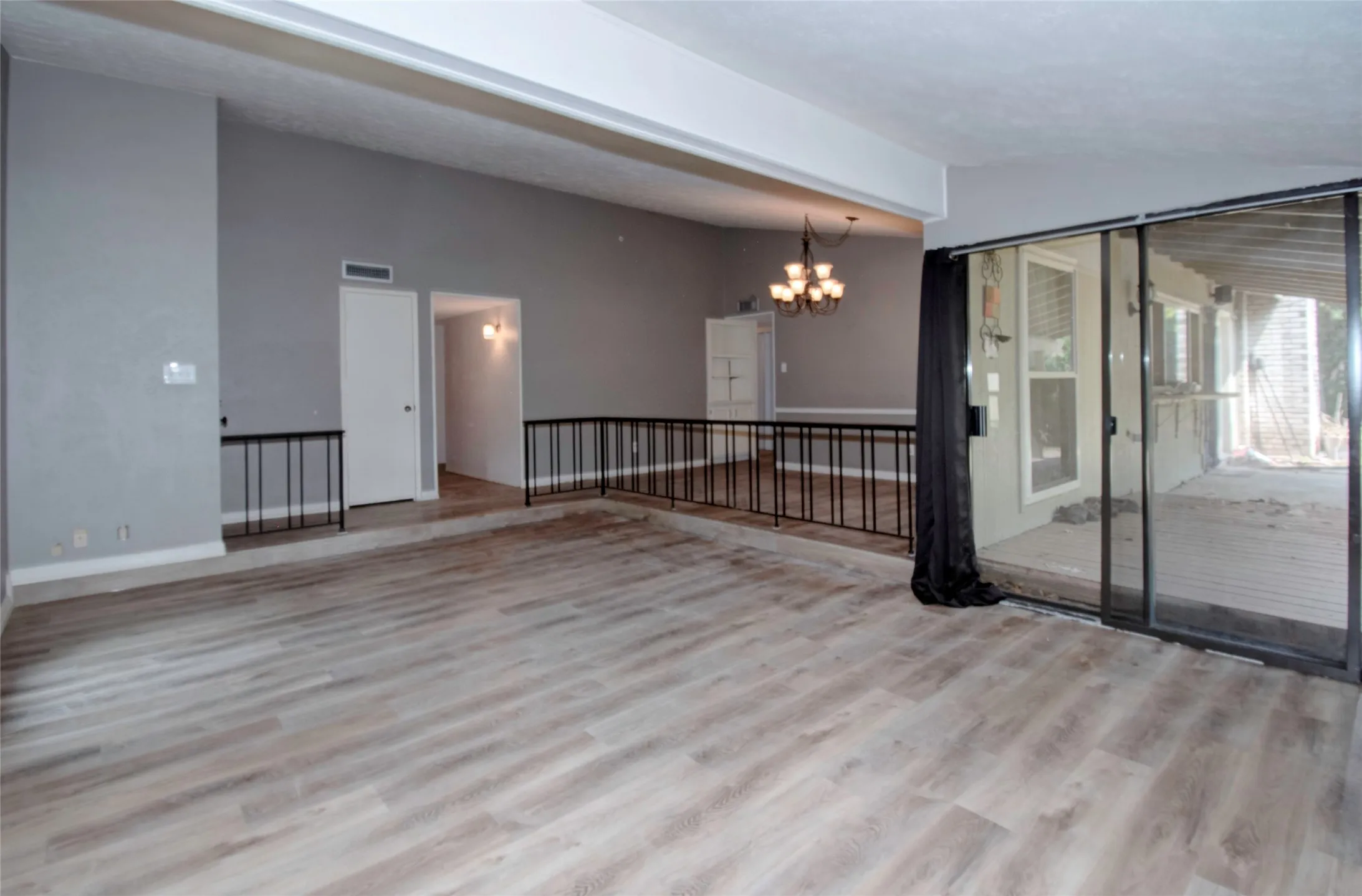 Single Family Residence For Rent in Dallas County , 3201 Christie Circle, Garland, Texas 75044, 3 Bedroom, 2 Bathroom, 2 Garage spaces, 1,989 Sqft, built in 1976, mls#21275881, Real Estate Agent in Garland, Homes For Rent in Dallas county, Homes For Rent in Garland, Realtor in Garland Texas, Real Estate Brokerage Independent Realty Texas, Luminita Cordes Realtor