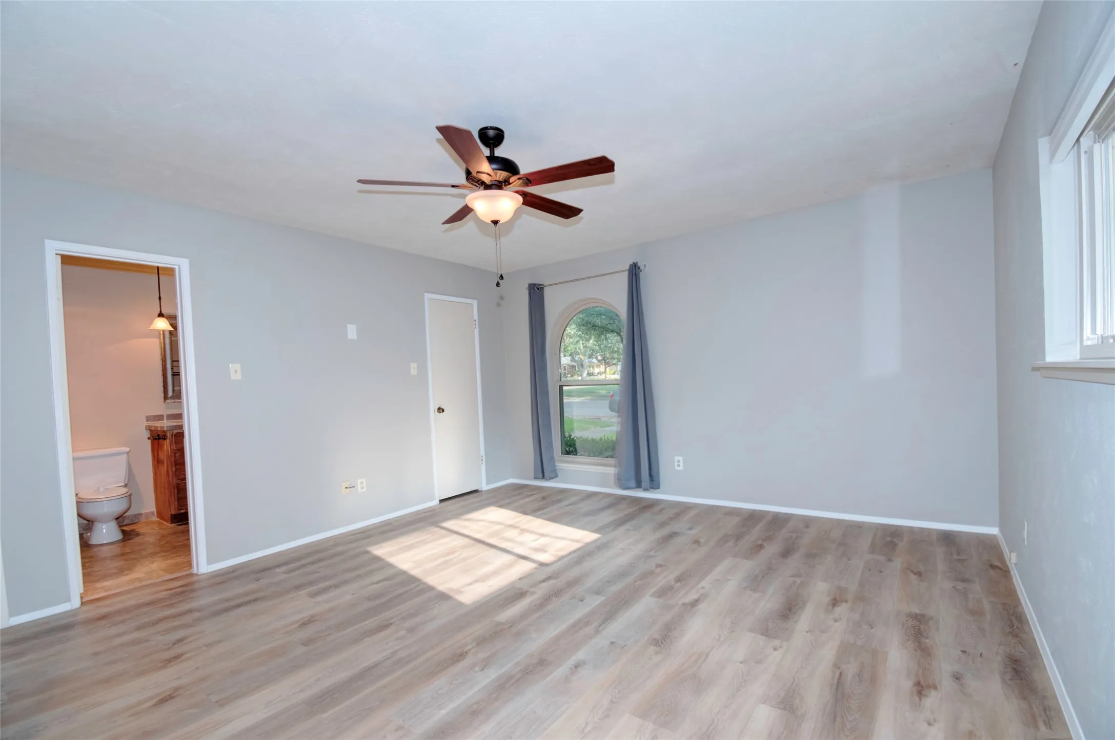 Single Family Residence For Rent in Dallas County , 3201 Christie Circle, Garland, Texas 75044, 3 Bedroom, 2 Bathroom, 2 Garage spaces, 1,989 Sqft, built in 1976, mls#21275881, Real Estate Agent in Garland, Homes For Rent in Dallas county, Homes For Rent in Garland, Realtor in Garland Texas, Real Estate Brokerage Independent Realty Texas, Luminita Cordes Realtor