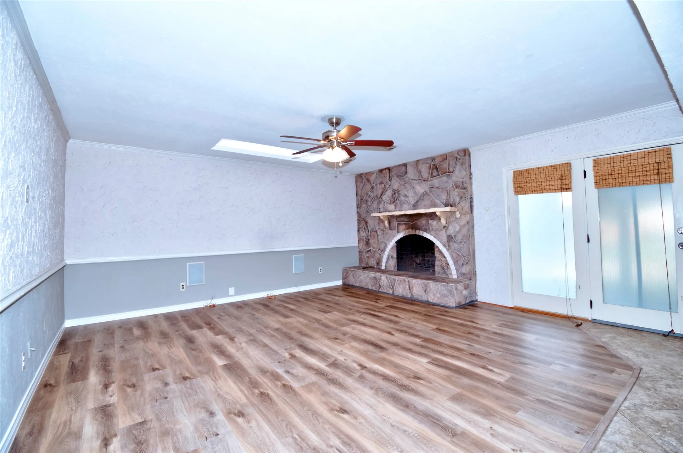 Single Family Residence For Rent in Dallas County , 3201 Christie Circle, Garland, Texas 75044, 3 Bedroom, 2 Bathroom, 2 Garage spaces, 1,989 Sqft, built in 1976, mls#21275881, Real Estate Agent in Garland, Homes For Rent in Dallas county, Homes For Rent in Garland, Realtor in Garland Texas, Real Estate Brokerage Independent Realty Texas, Luminita Cordes Realtor