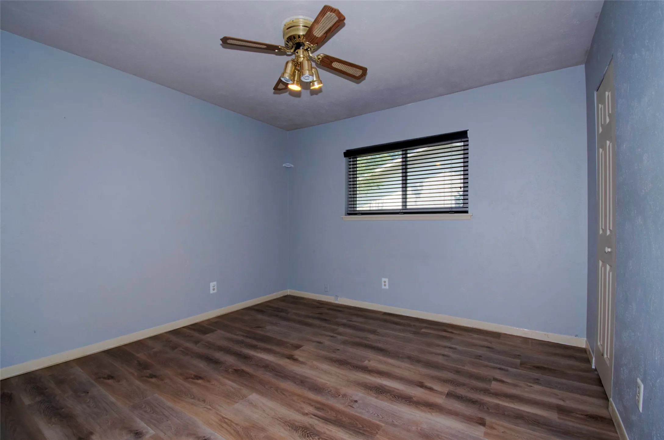 Single Family Residence For Rent in Dallas County , 3201 Christie Circle, Garland, Texas 75044, 3 Bedroom, 2 Bathroom, 2 Garage spaces, 1,989 Sqft, built in 1976, mls#21275881, Real Estate Agent in Garland, Homes For Rent in Dallas county, Homes For Rent in Garland, Realtor in Garland Texas, Real Estate Brokerage Independent Realty Texas, Luminita Cordes Realtor