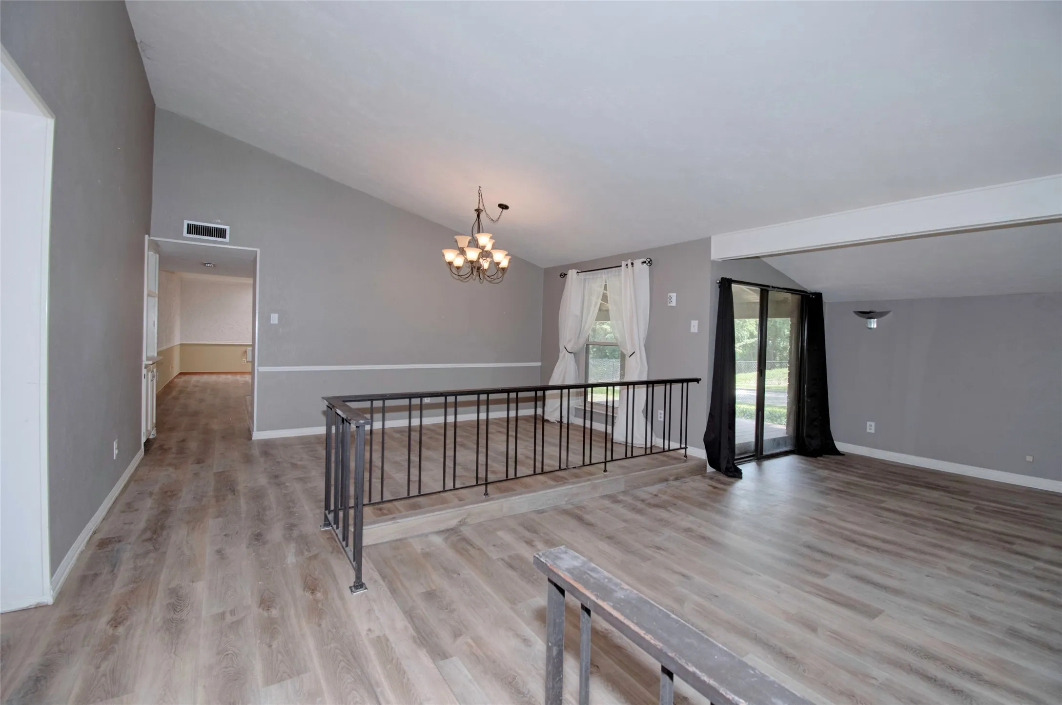 Single Family Residence For Rent in Dallas County , 3201 Christie Circle, Garland, Texas 75044, 3 Bedroom, 2 Bathroom, 2 Garage spaces, 1,989 Sqft, built in 1976, mls#21275881, Real Estate Agent in Garland, Homes For Rent in Dallas county, Homes For Rent in Garland, Realtor in Garland Texas, Real Estate Brokerage Independent Realty Texas, Luminita Cordes Realtor