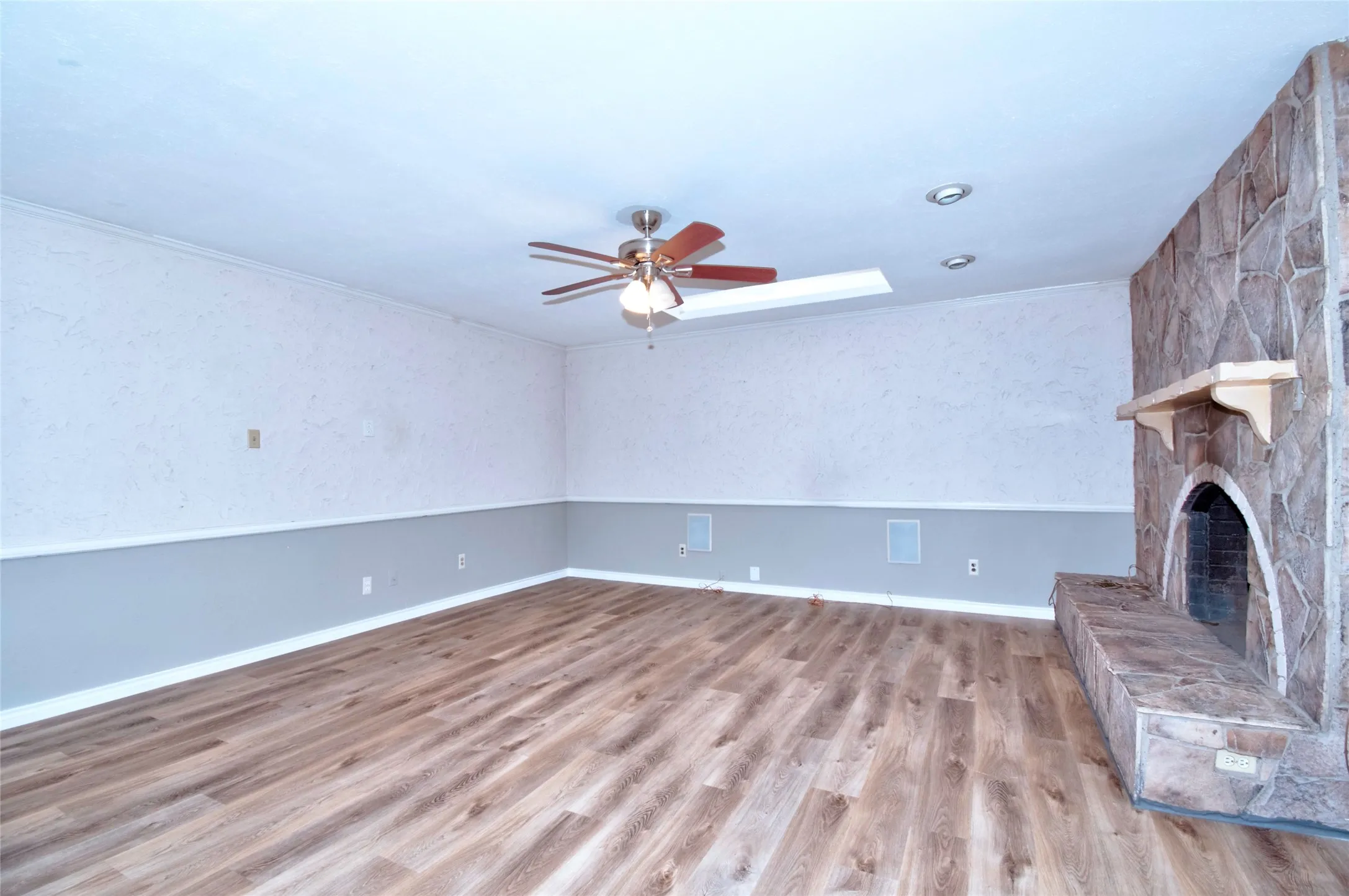 Single Family Residence For Rent in Dallas County , 3201 Christie Circle, Garland, Texas 75044, 3 Bedroom, 2 Bathroom, 2 Garage spaces, 1,989 Sqft, built in 1976, mls#21275881, Real Estate Agent in Garland, Homes For Rent in Dallas county, Homes For Rent in Garland, Realtor in Garland Texas, Real Estate Brokerage Independent Realty Texas, Luminita Cordes Realtor