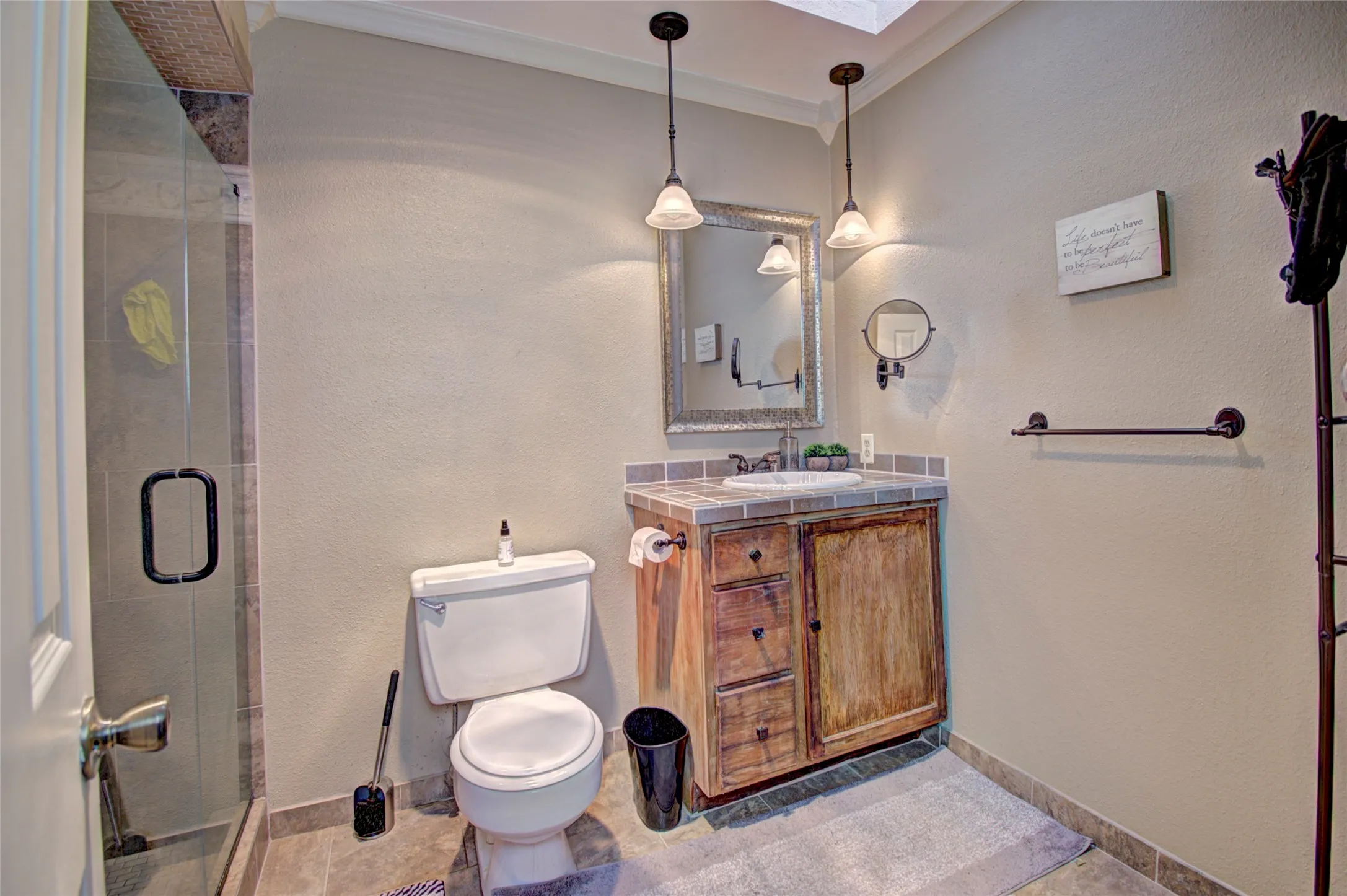 Single Family Residence For Rent in Dallas County , 3201 Christie Circle, Garland, Texas 75044, 3 Bedroom, 2 Bathroom, 2 Garage spaces, 1,989 Sqft, built in 1976, mls#21275881, Real Estate Agent in Garland, Homes For Rent in Dallas county, Homes For Rent in Garland, Realtor in Garland Texas, Real Estate Brokerage Independent Realty Texas, Luminita Cordes Realtor