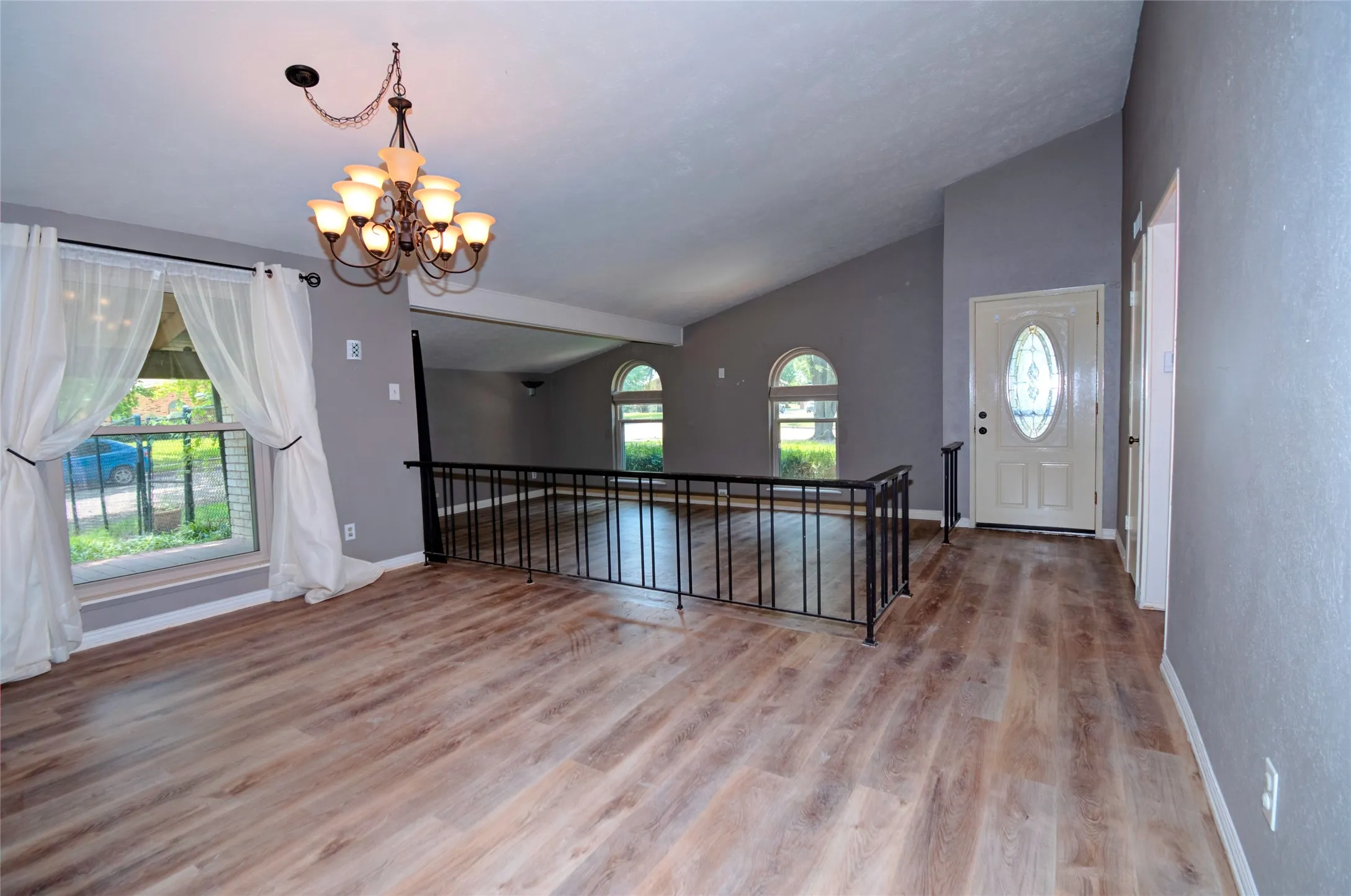 Single Family Residence For Rent in Dallas County , 3201 Christie Circle, Garland, Texas 75044, 3 Bedroom, 2 Bathroom, 2 Garage spaces, 1,989 Sqft, built in 1976, mls#21275881, Real Estate Agent in Garland, Homes For Rent in Dallas county, Homes For Rent in Garland, Realtor in Garland Texas, Real Estate Brokerage Independent Realty Texas, Luminita Cordes Realtor