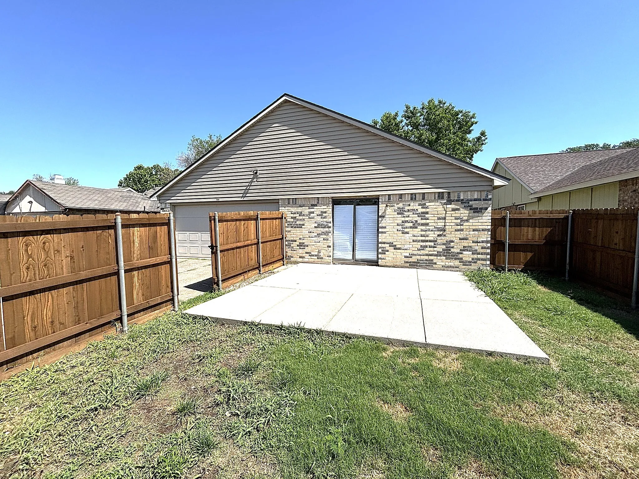 Single Family Residence For Sale in Denton County , 4121 Driscoll Drive, The Colony, Texas 75056, 4 Bedroom, 2 Bathroom, 2 Garage spaces, 1,492 Sqft, built in 1985, mls#21273336, Real Estate Agent in The Colony, Homes For Sale in Denton county, Homes For Sale in The Colony, Realtor in The Colony Texas, Real Estate Brokerage Independent Realty Texas, Luminita Cordes Realtor