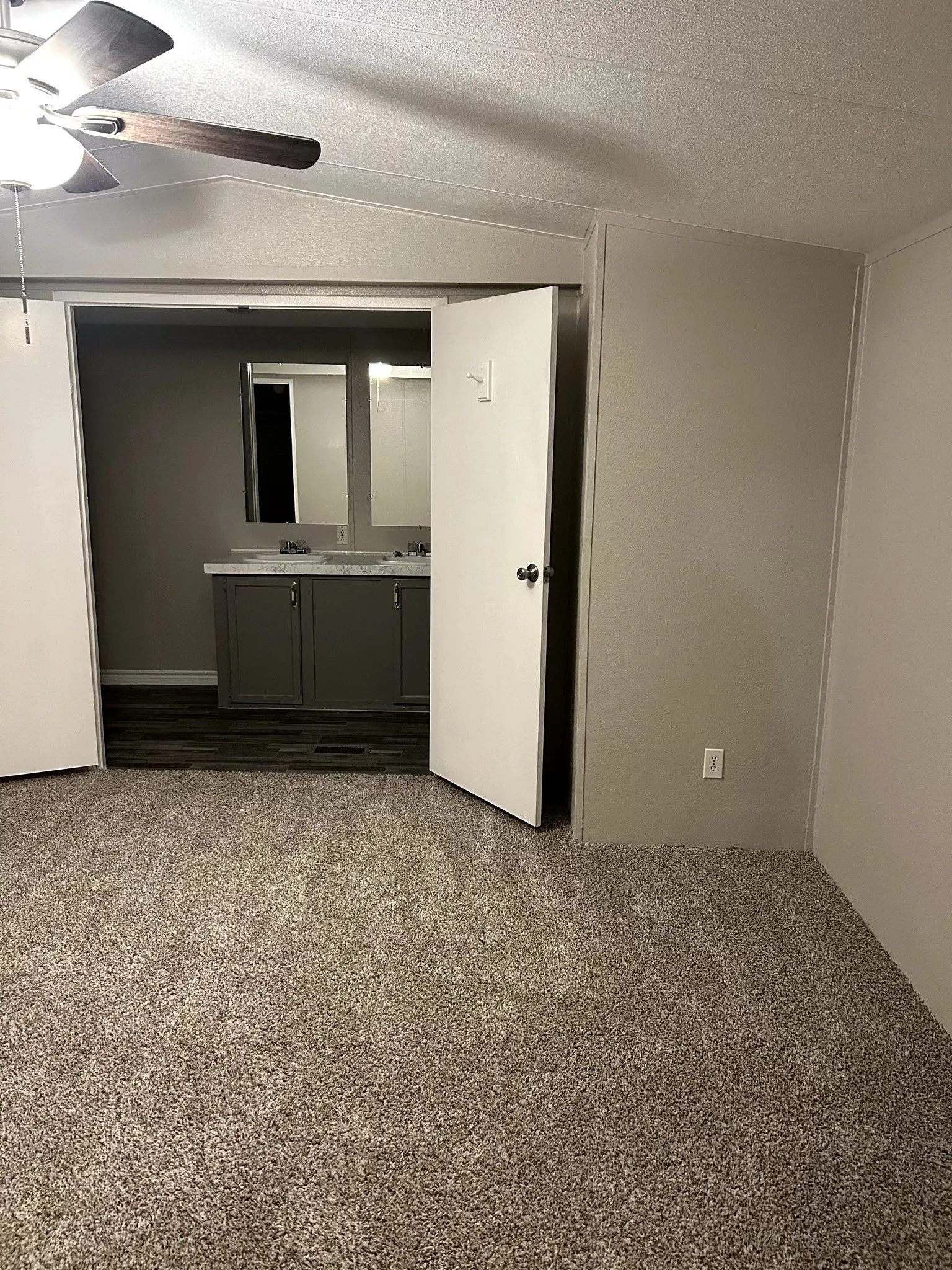 Manufactured Home For Sale in Dallas County , 717 Byron Road, Wilmer, Texas 75172, 3 Bedrooms, 2 Bathrooms, Garage spaces, 1,216 Sqft, built in 1996, Price $60,000, mls#21275916, Real Estate Agent in Wilmer, Homes For Sale in Dallas county, Homes For Sale in Wilmer, Realtor in Wilmer Texas, Real Estate Brokerage Independent Realty Texas, Luminita Cordes Realtor