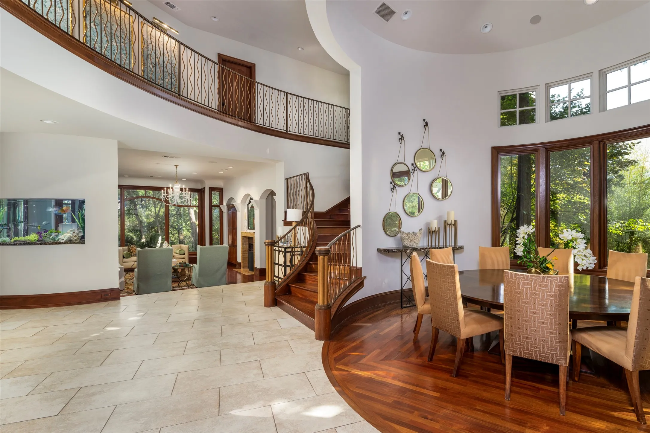 The perfect formal entertainment space.