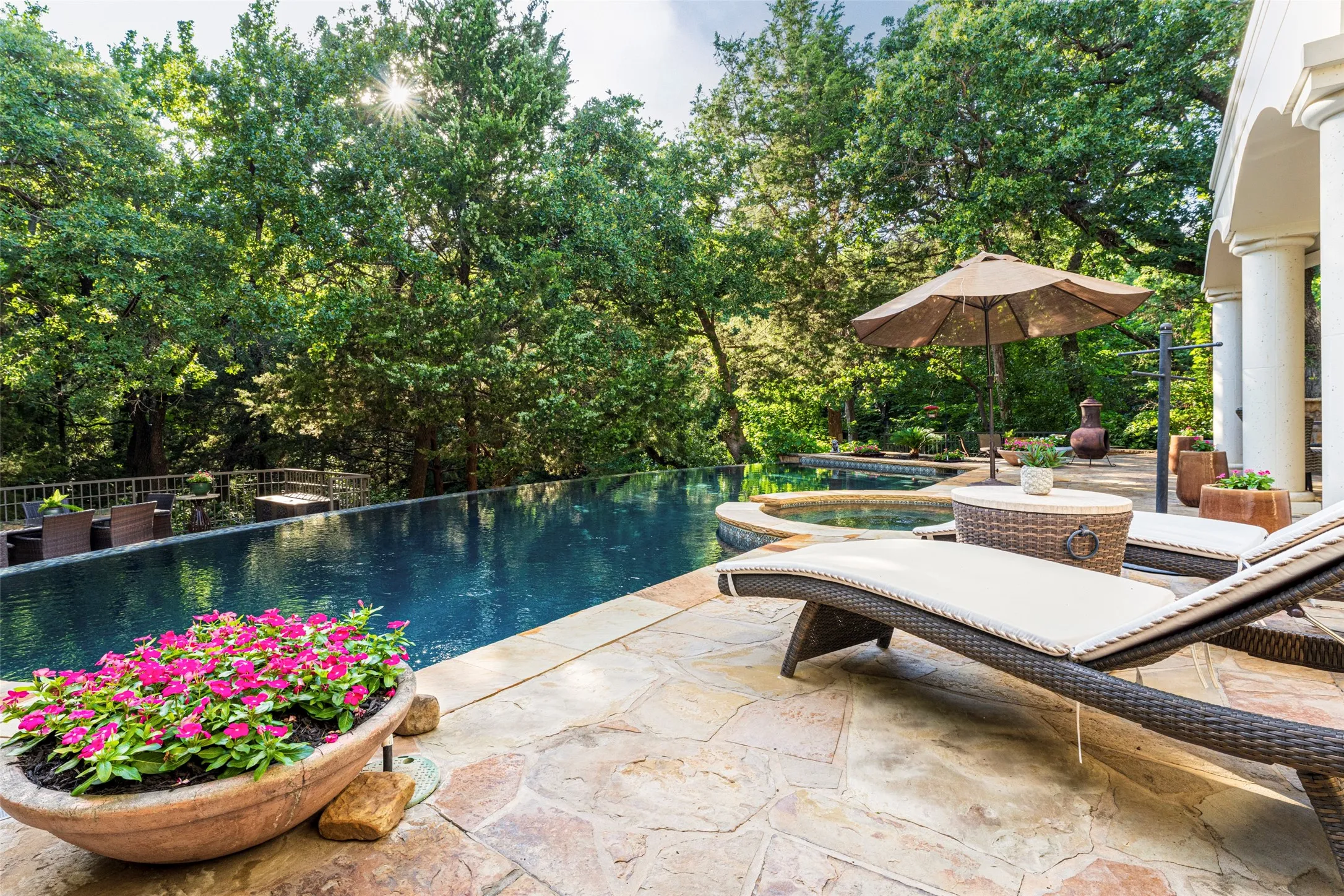 Another striking view of the pool and lounging
areas with a view of nature.