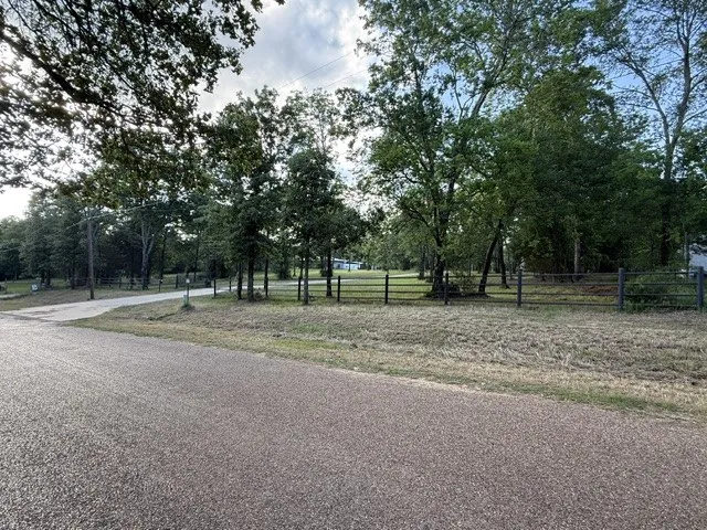 Single Family Residence For Sale in Henderson County , 6033 Gowan Drive, Malakoff, Texas 75148, 6 Bedrooms, 4 Bathrooms, 2 Garage spaces, 4,560 Sqft, built in 2019, Price $1,750,000, mls#21275945, Real Estate Agent in Malakoff, Homes For Sale in Henderson county, Homes For Sale in Malakoff, Realtor in Malakoff Texas, Real Estate Brokerage Independent Realty Texas, Luminita Cordes Realtor