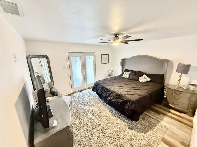 Single Family Residence For Sale in Henderson County , 6033 Gowan Drive, Malakoff, Texas 75148, 6 Bedrooms, 4 Bathrooms, 2 Garage spaces, 4,560 Sqft, built in 2019, Price $1,750,000, mls#21275945, Real Estate Agent in Malakoff, Homes For Sale in Henderson county, Homes For Sale in Malakoff, Realtor in Malakoff Texas, Real Estate Brokerage Independent Realty Texas, Luminita Cordes Realtor