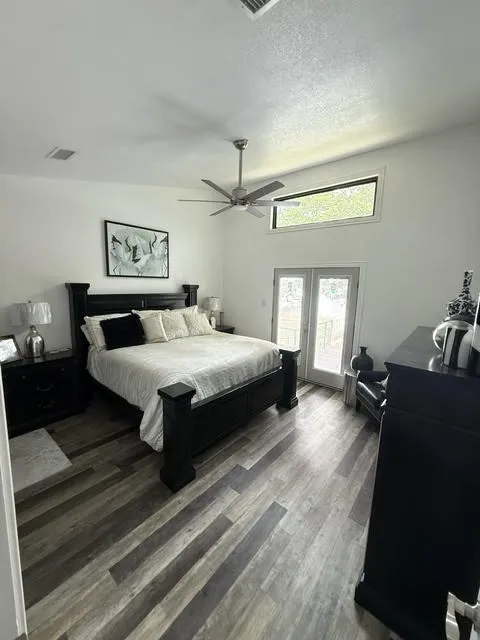 Single Family Residence For Sale in Henderson County , 6033 Gowan Drive, Malakoff, Texas 75148, 6 Bedrooms, 4 Bathrooms, 2 Garage spaces, 4,560 Sqft, built in 2019, Price $1,750,000, mls#21275945, Real Estate Agent in Malakoff, Homes For Sale in Henderson county, Homes For Sale in Malakoff, Realtor in Malakoff Texas, Real Estate Brokerage Independent Realty Texas, Luminita Cordes Realtor