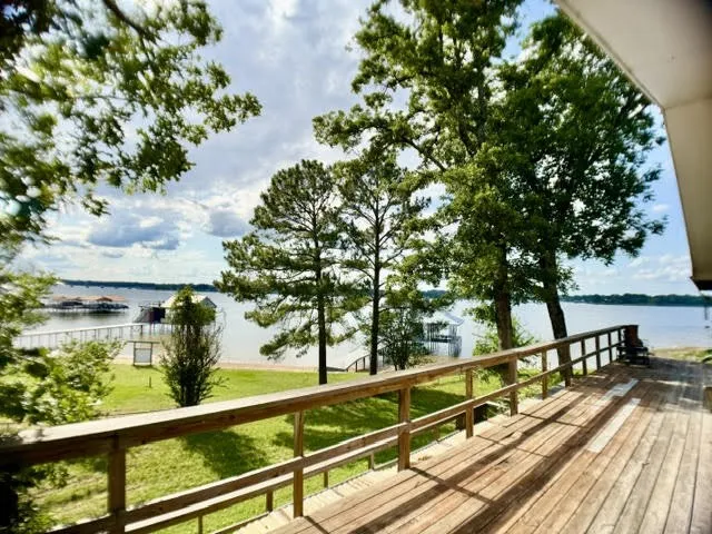Single Family Residence For Sale in Henderson County , 6033 Gowan Drive, Malakoff, Texas 75148, 6 Bedrooms, 4 Bathrooms, 2 Garage spaces, 4,560 Sqft, built in 2019, Price $1,750,000, mls#21275945, Real Estate Agent in Malakoff, Homes For Sale in Henderson county, Homes For Sale in Malakoff, Realtor in Malakoff Texas, Real Estate Brokerage Independent Realty Texas, Luminita Cordes Realtor
