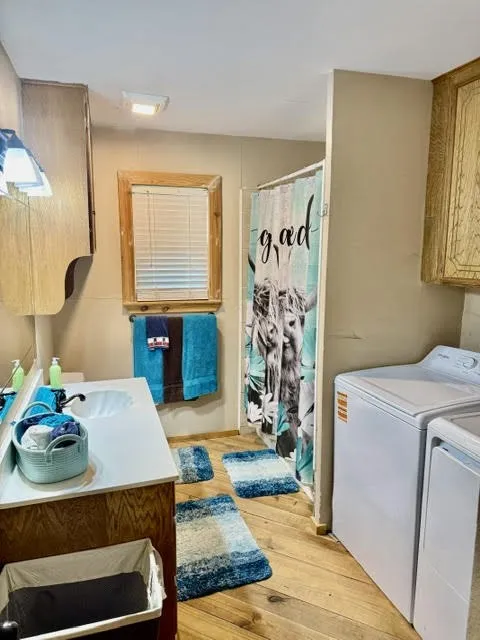Single Family Residence For Sale in Henderson County , 6033 Gowan Drive, Malakoff, Texas 75148, 6 Bedrooms, 4 Bathrooms, 2 Garage spaces, 4,560 Sqft, built in 2019, Price $1,750,000, mls#21275945, Real Estate Agent in Malakoff, Homes For Sale in Henderson county, Homes For Sale in Malakoff, Realtor in Malakoff Texas, Real Estate Brokerage Independent Realty Texas, Luminita Cordes Realtor
