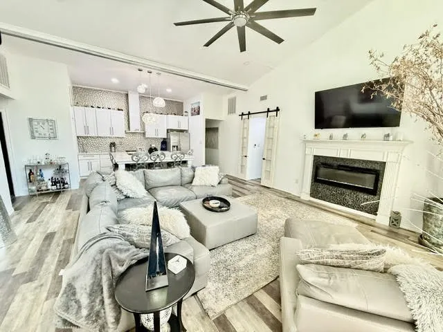 Single Family Residence For Sale in Henderson County , 6033 Gowan Drive, Malakoff, Texas 75148, 6 Bedrooms, 4 Bathrooms, 2 Garage spaces, 4,560 Sqft, built in 2019, Price $1,750,000, mls#21275945, Real Estate Agent in Malakoff, Homes For Sale in Henderson county, Homes For Sale in Malakoff, Realtor in Malakoff Texas, Real Estate Brokerage Independent Realty Texas, Luminita Cordes Realtor