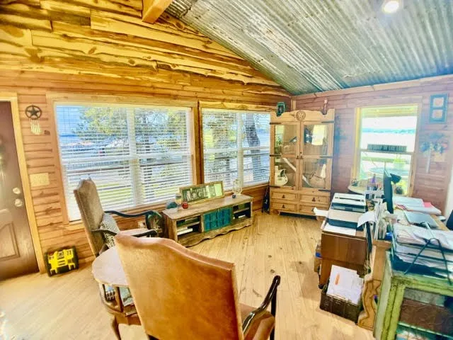 Single Family Residence For Sale in Henderson County , 6033 Gowan Drive, Malakoff, Texas 75148, 6 Bedrooms, 4 Bathrooms, 2 Garage spaces, 4,560 Sqft, built in 2019, Price $1,750,000, mls#21275945, Real Estate Agent in Malakoff, Homes For Sale in Henderson county, Homes For Sale in Malakoff, Realtor in Malakoff Texas, Real Estate Brokerage Independent Realty Texas, Luminita Cordes Realtor