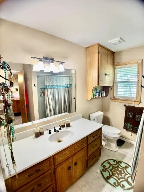 Single Family Residence For Sale in Henderson County , 6033 Gowan Drive, Malakoff, Texas 75148, 6 Bedrooms, 4 Bathrooms, 2 Garage spaces, 4,560 Sqft, built in 2019, Price $1,750,000, mls#21275945, Real Estate Agent in Malakoff, Homes For Sale in Henderson county, Homes For Sale in Malakoff, Realtor in Malakoff Texas, Real Estate Brokerage Independent Realty Texas, Luminita Cordes Realtor
