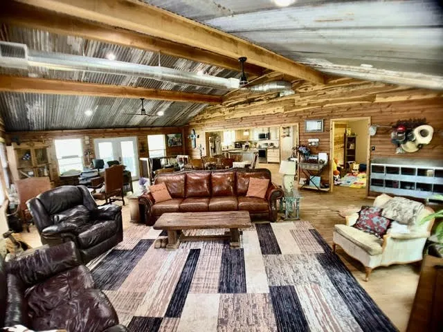 Single Family Residence For Sale in Henderson County , 6033 Gowan Drive, Malakoff, Texas 75148, 6 Bedrooms, 4 Bathrooms, 2 Garage spaces, 4,560 Sqft, built in 2019, Price $1,750,000, mls#21275945, Real Estate Agent in Malakoff, Homes For Sale in Henderson county, Homes For Sale in Malakoff, Realtor in Malakoff Texas, Real Estate Brokerage Independent Realty Texas, Luminita Cordes Realtor