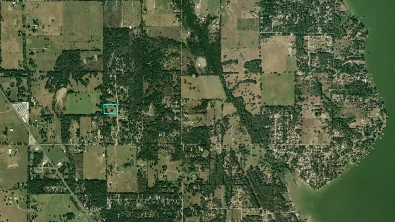Aerial Map. Lot proximity to the Lake
