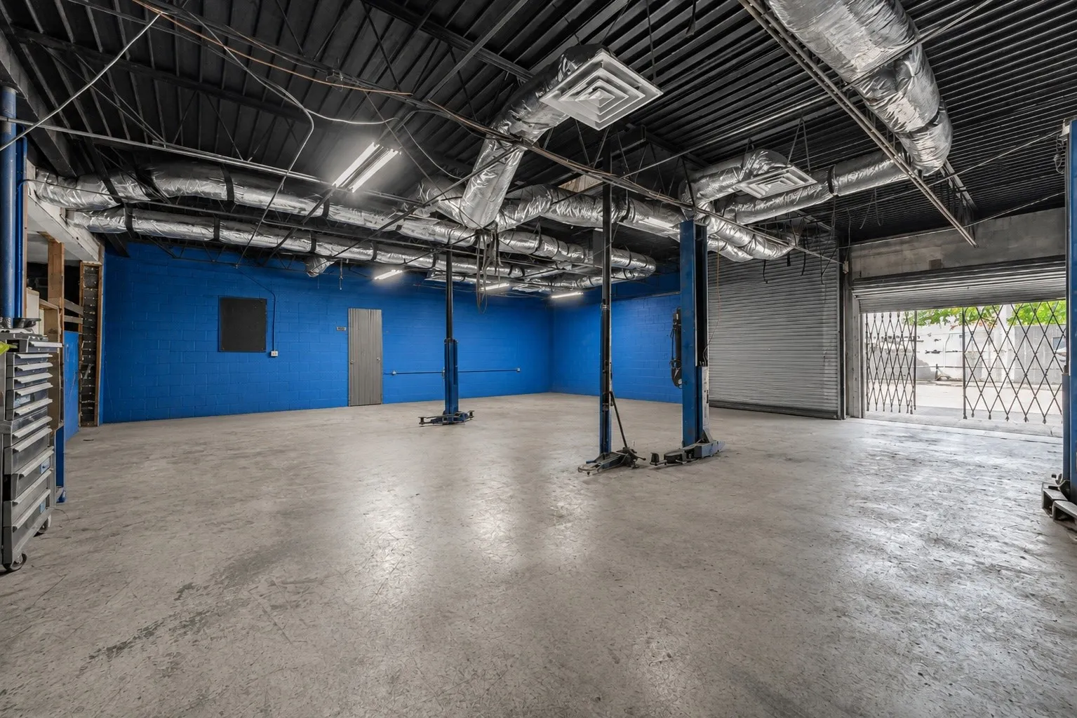 Industrial For Sale in Tarrant County , 2905 Bryan Avenue, Fort Worth, Texas 76104, 0, 0, Garage spaces, 0 Sqft, built in 1955, mls#21275976, Real Estate Agent in Fort Worth, Homes For Sale in Tarrant county, Homes For Sale in Fort Worth, Realtor in Fort Worth Texas, Real Estate Brokerage Independent Realty Texas, Luminita Cordes Realtor