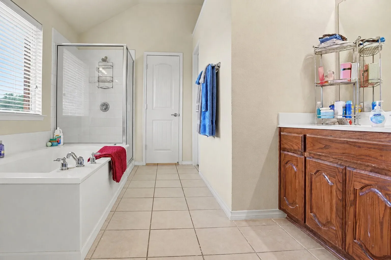 Single Family Residence For Sale in Dallas County , 3210 Silver Springs Way, Rowlett, Texas 75089, 4 Bedroom, 3 Bathroom, 2 Garage spaces, 2,920 Sqft, built in 2006, Price $399,000, mls#21275970, Real Estate Agent in Rowlett, Homes For Sale in Dallas county, Homes For Sale in Rowlett, Realtor in Rowlett Texas, Real Estate Brokerage Independent Realty Texas, Luminita Cordes Realtor