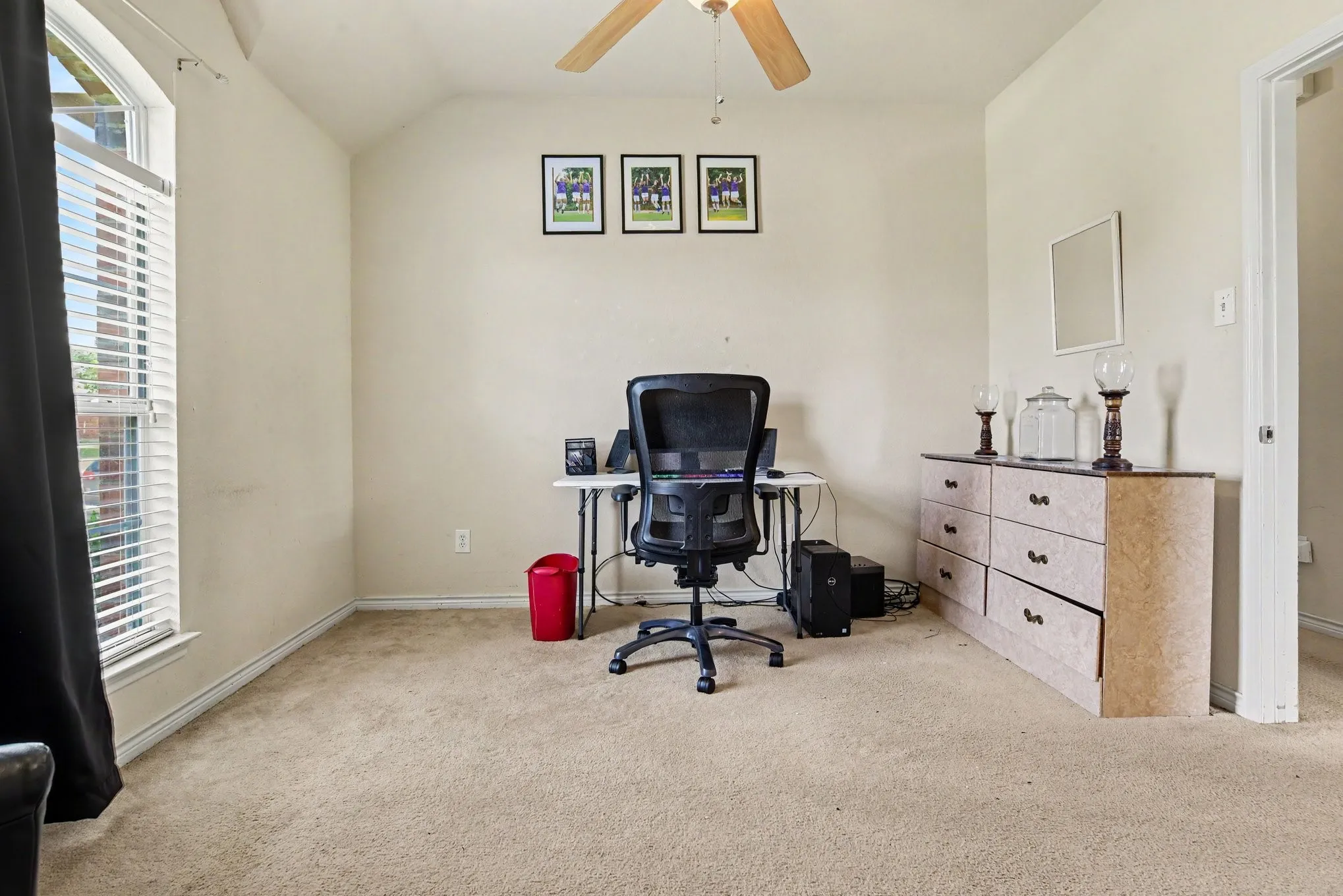 Single Family Residence For Sale in Dallas County , 3210 Silver Springs Way, Rowlett, Texas 75089, 4 Bedroom, 3 Bathroom, 2 Garage spaces, 2,920 Sqft, built in 2006, Price $399,000, mls#21275970, Real Estate Agent in Rowlett, Homes For Sale in Dallas county, Homes For Sale in Rowlett, Realtor in Rowlett Texas, Real Estate Brokerage Independent Realty Texas, Luminita Cordes Realtor