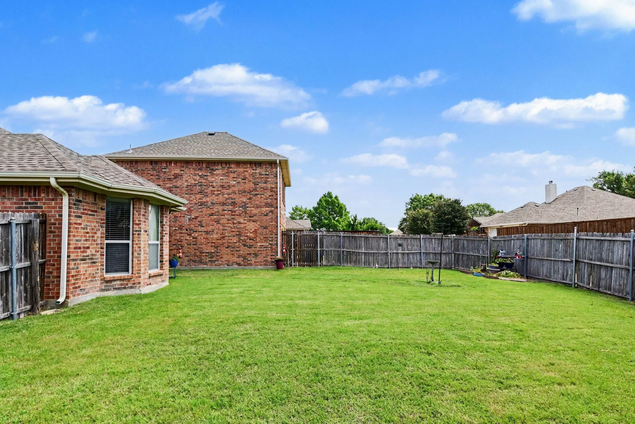 Single Family Residence For Sale in Dallas County , 3210 Silver Springs Way, Rowlett, Texas 75089, 4 Bedroom, 3 Bathroom, 2 Garage spaces, 2,920 Sqft, built in 2006, Price $399,000, mls#21275970, Real Estate Agent in Rowlett, Homes For Sale in Dallas county, Homes For Sale in Rowlett, Realtor in Rowlett Texas, Real Estate Brokerage Independent Realty Texas, Luminita Cordes Realtor
