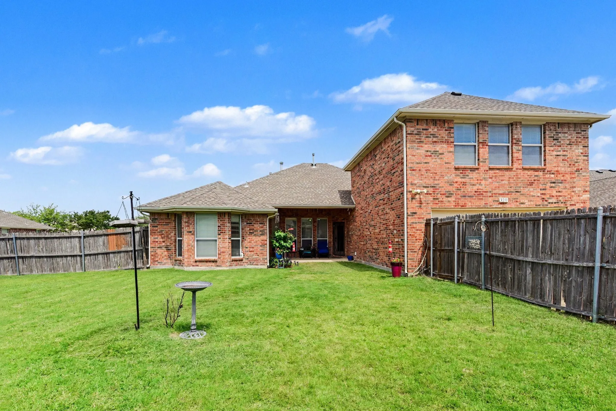 Single Family Residence For Sale in Dallas County , 3210 Silver Springs Way, Rowlett, Texas 75089, 4 Bedroom, 3 Bathroom, 2 Garage spaces, 2,920 Sqft, built in 2006, Price $399,000, mls#21275970, Real Estate Agent in Rowlett, Homes For Sale in Dallas county, Homes For Sale in Rowlett, Realtor in Rowlett Texas, Real Estate Brokerage Independent Realty Texas, Luminita Cordes Realtor