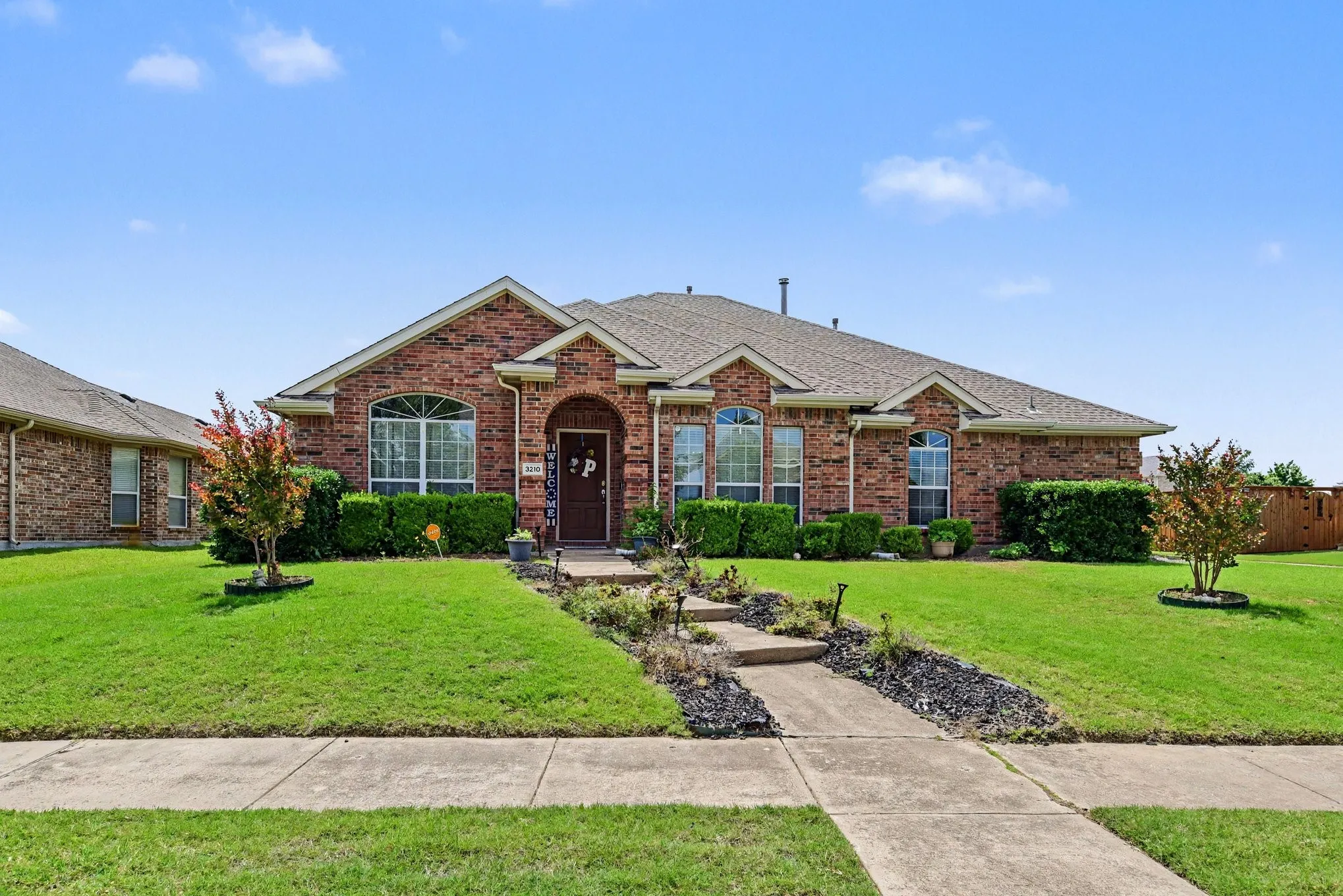 Single Family Residence For Sale in Dallas County , 3210 Silver Springs Way, Rowlett, Texas 75089, 4 Bedroom, 3 Bathroom, 2 Garage spaces, 2,920 Sqft, built in 2006, Price $399,000, mls#21275970, Real Estate Agent in Rowlett, Homes For Sale in Dallas county, Homes For Sale in Rowlett, Realtor in Rowlett Texas, Real Estate Brokerage Independent Realty Texas, Luminita Cordes Realtor
