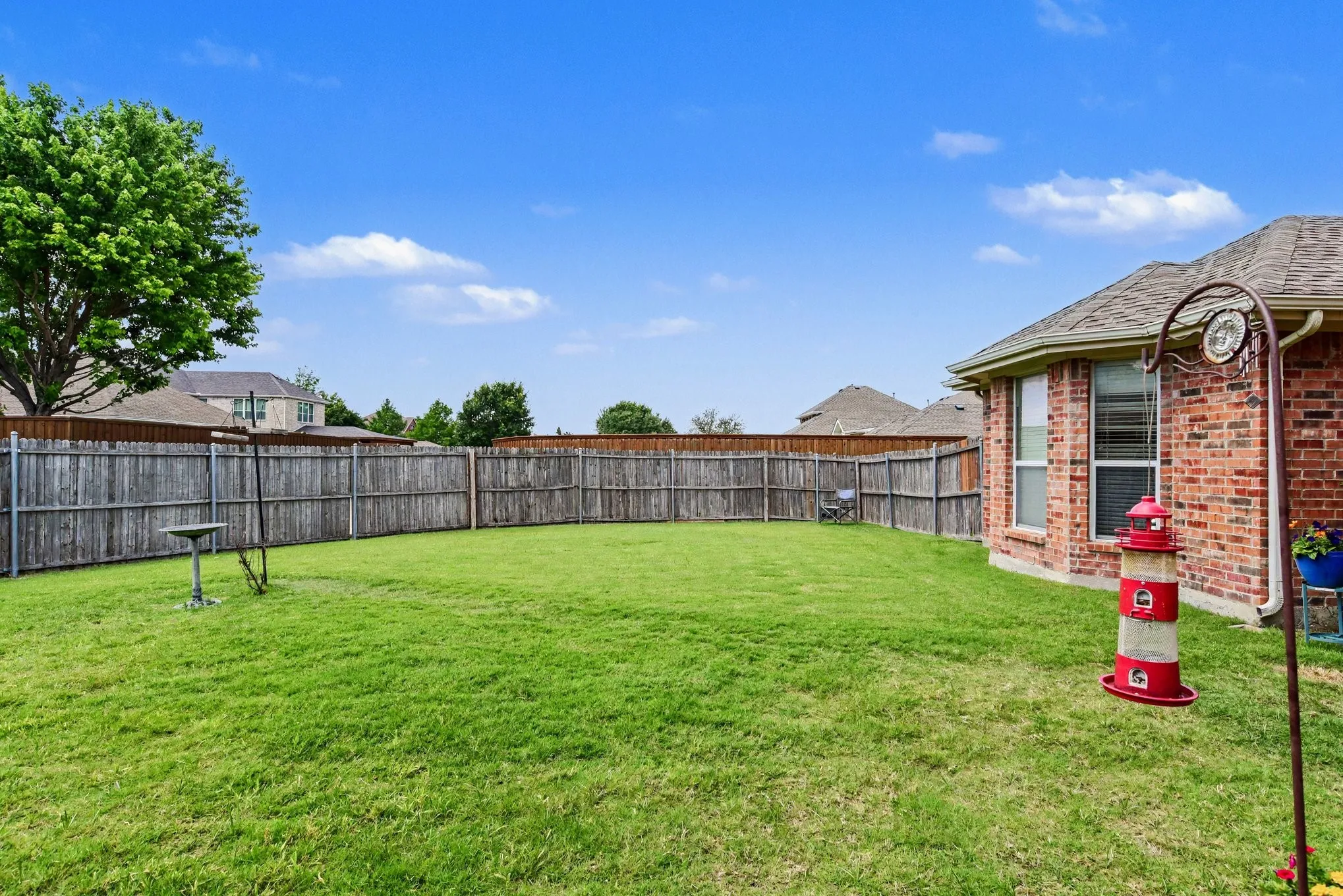 Single Family Residence For Sale in Dallas County , 3210 Silver Springs Way, Rowlett, Texas 75089, 4 Bedroom, 3 Bathroom, 2 Garage spaces, 2,920 Sqft, built in 2006, Price $399,000, mls#21275970, Real Estate Agent in Rowlett, Homes For Sale in Dallas county, Homes For Sale in Rowlett, Realtor in Rowlett Texas, Real Estate Brokerage Independent Realty Texas, Luminita Cordes Realtor