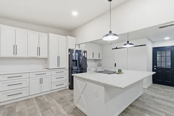 Single Family Residence For Sale in Tarrant County , 714 S Deerfield Circle, Arlington, Texas 76015, 4 Bedroom, 2 Bathroom, 1 Garage spaces, 2,281 Sqft, built in 1972, mls#21276003, Real Estate Agent in Arlington, Homes For Sale in Tarrant county, Homes For Sale in Arlington, Realtor in Arlington Texas, Real Estate Brokerage Independent Realty Texas, Luminita Cordes Realtor