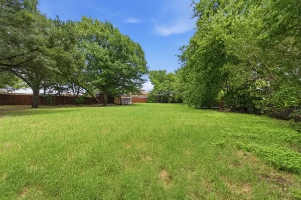 Single Family Residence For Sale in Tarrant County , 714 S Deerfield Circle, Arlington, Texas 76015, 4 Bedroom, 2 Bathroom, 1 Garage spaces, 2,281 Sqft, built in 1972, mls#21276003, Real Estate Agent in Arlington, Homes For Sale in Tarrant county, Homes For Sale in Arlington, Realtor in Arlington Texas, Real Estate Brokerage Independent Realty Texas, Luminita Cordes Realtor
