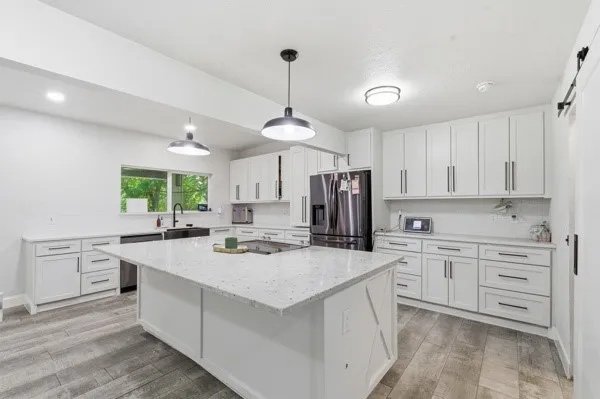 Single Family Residence For Sale in Tarrant County , 714 S Deerfield Circle, Arlington, Texas 76015, 4 Bedroom, 2 Bathroom, 1 Garage spaces, 2,281 Sqft, built in 1972, mls#21276003, Real Estate Agent in Arlington, Homes For Sale in Tarrant county, Homes For Sale in Arlington, Realtor in Arlington Texas, Real Estate Brokerage Independent Realty Texas, Luminita Cordes Realtor